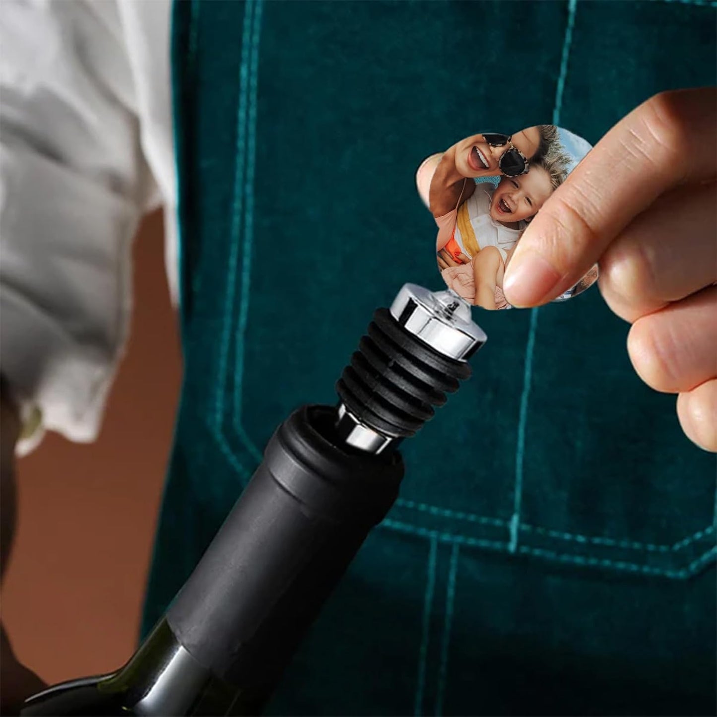 Personalized Wine Stopper Custom Wine Bottle Stopper with Your Photo Metal Wine Food Grade Silicone Stopper for Family, Wedding, Holiday Party