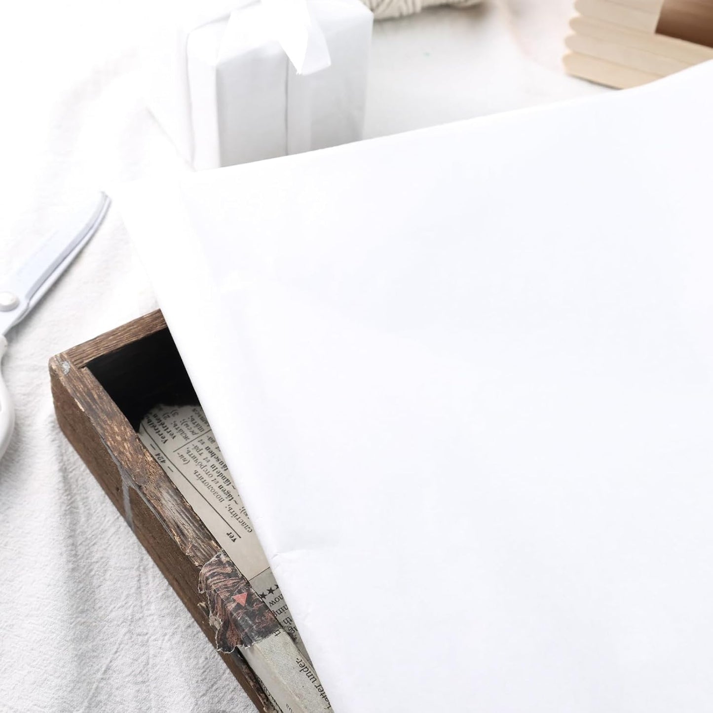 VGOODALL 450 Sheets White Tissue Paper, 11.5x8 Inch Gift Wrapping Paper for Holiday Birthday DIY Crafts Project