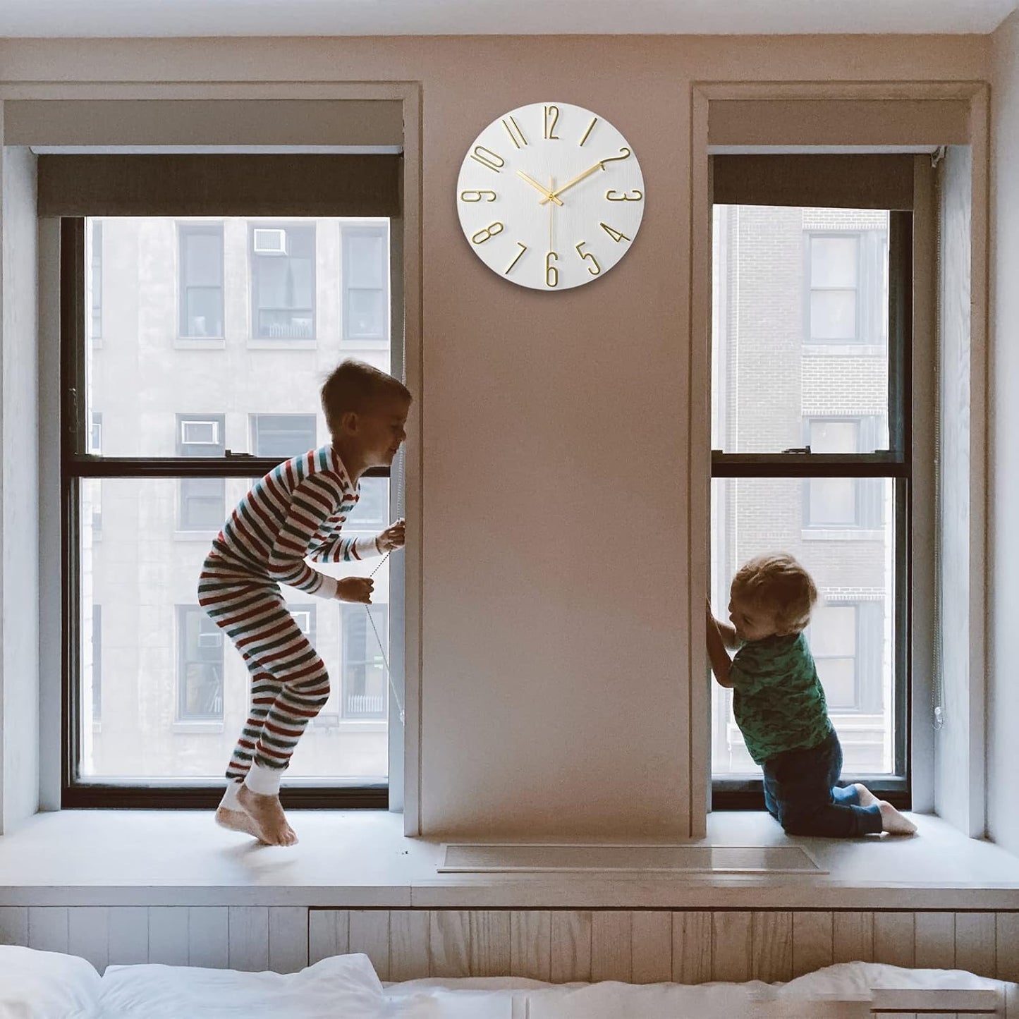 Wall Clock, Silent Clock, Wall Clocks Battery Operated, 12 inch Modern Wall Clock, Suitable for Offices, Living Rooms, Kitchens, Homes, Schools (White)