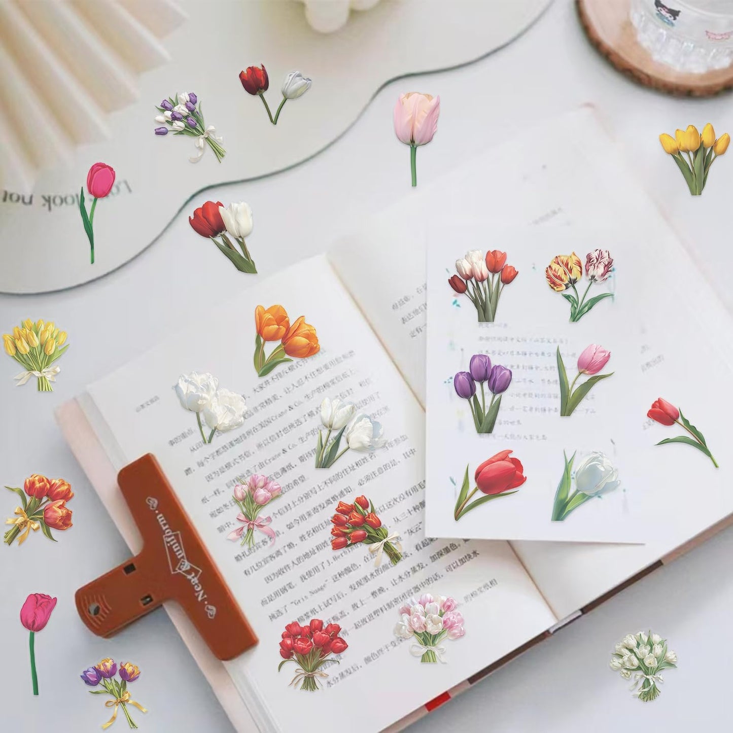 200 Pcs Natural Flower Stickers for Scrapbooking, Self-Adhesive Transparent Floral Stickers in 4 Colors, Journaling Supplies for Adult Card Making, Water Bottle Decoration(Natural Floral)