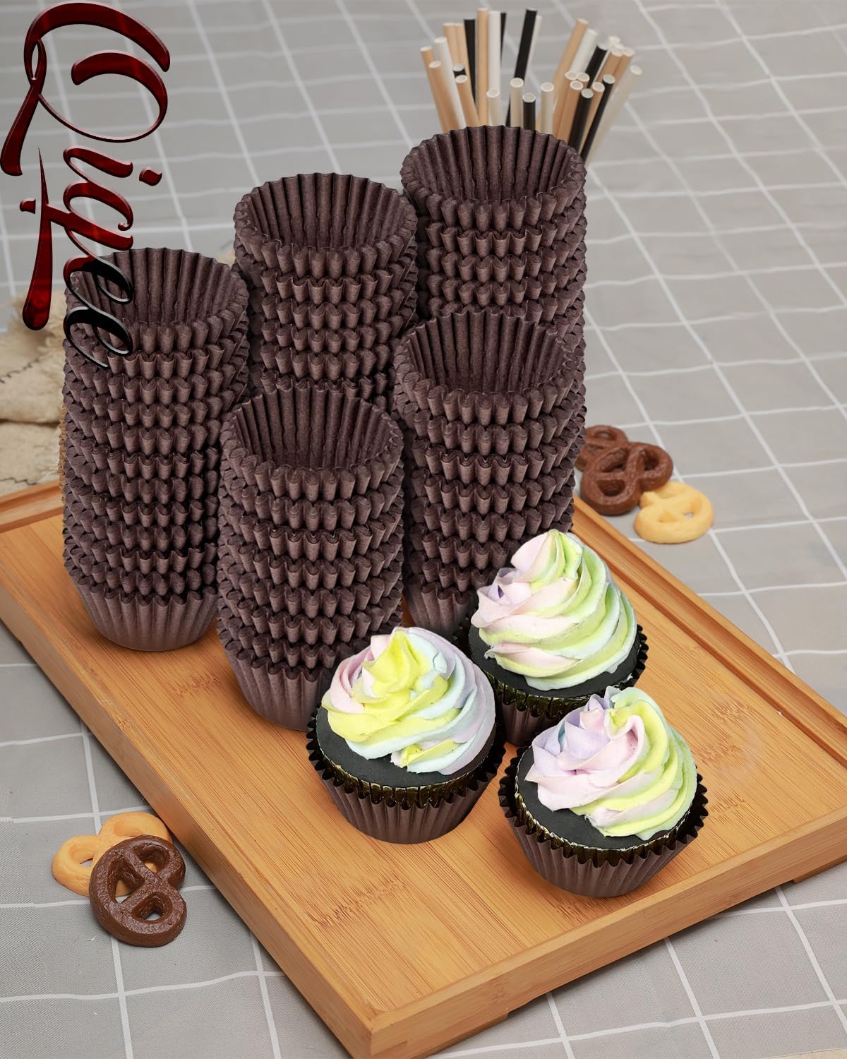 qiqee 300 Count Jumbo Cupcake Liners Coffee Muffin Liners Food Grade Jumbo Size Baking Cups Paper No Smells(Large Size)