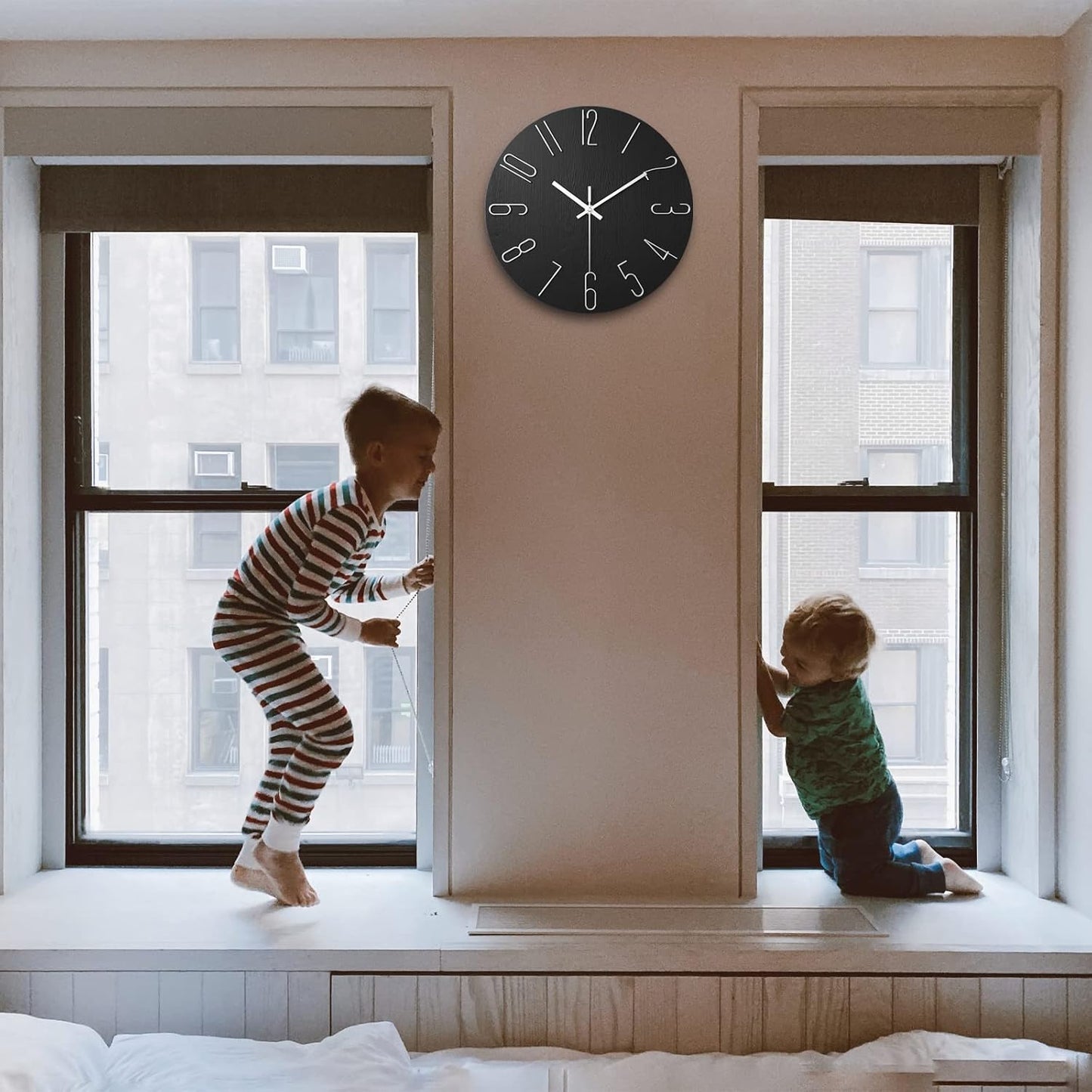 Wall Clock, Silent Clock, Wall Clocks Battery Operated, 12 inch Modern Wall Clock, Suitable for Offices, Living Rooms, Kitchens, Homes, Schools (Black)