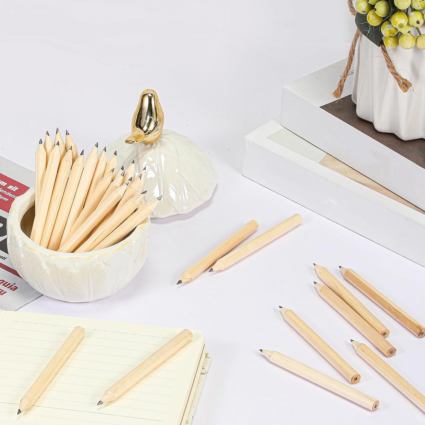 Fuutreo 200 Pcs Golf Pencils Bulk 2 HB Mini Half Pencils Christmas Round Pre Sharpened Natural Wooden Short Gift for Bridal Shower Wedding Boss Employee Gift Supplies, 3.5 Inch