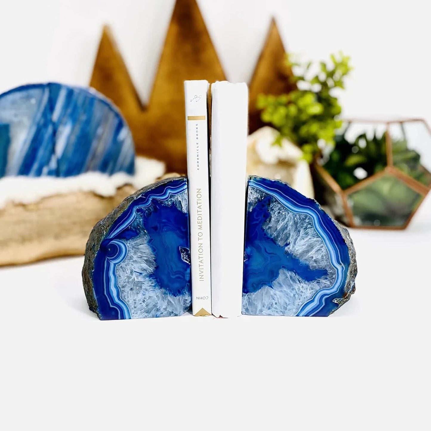AMOYSTONE Natural Blue Agate Geode Bookends, Decorative Book Ends for Shelves, Stackable Book Stopper for Small Books, Unique Agate Stone Bookends, 2-3 LBS, Perfect for Home Office Decor