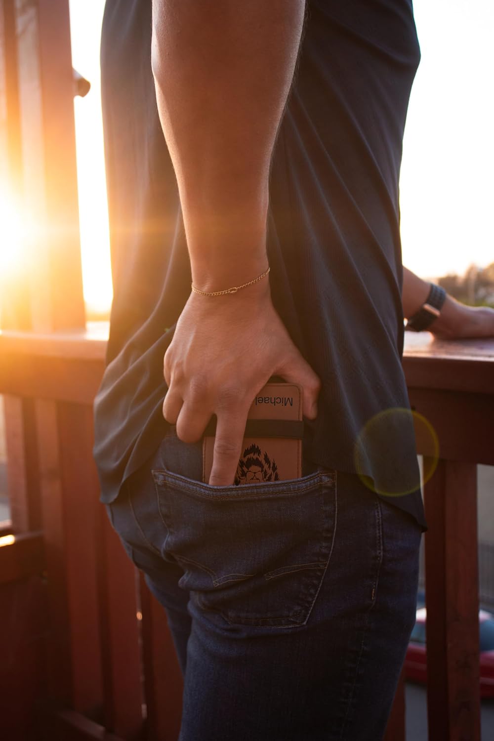LaserGram Mini Padfolio with Notepad and Pen, Golfer Golfing, Personalized Engraving Included (Black with Gold)