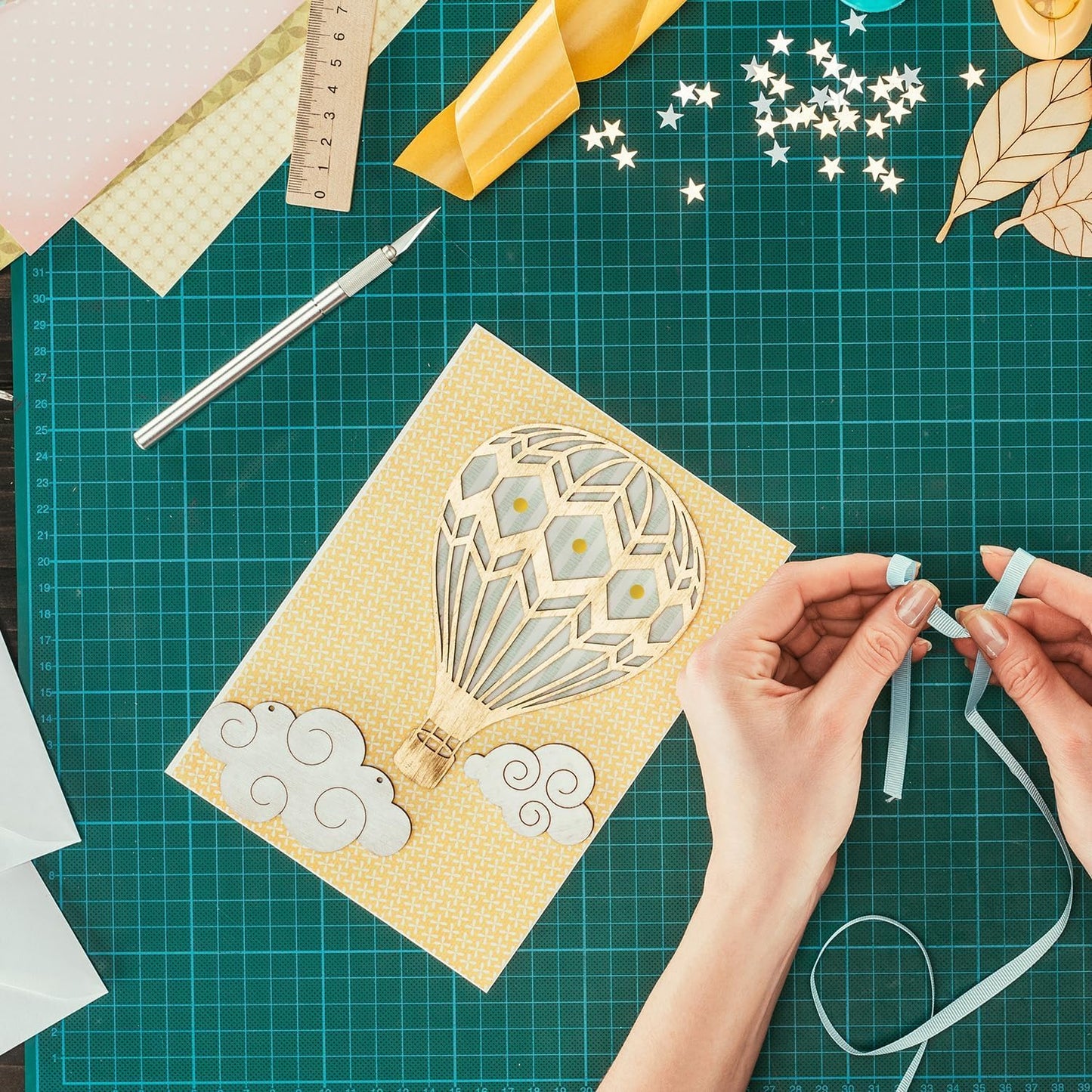 ChromaLabel 1/4 Inch Round Colored Stickers, Permanent Sticky Dots Color Coding Labels, Ideal Sticker Dot for Arts and Crafts - 1000 Colored Dots per Roll, Metallic Gold Sticker Labels