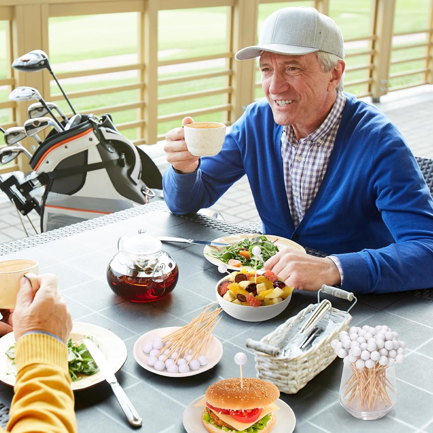 Aodaer 120 Pieces Golf Cocktail Picks, 4.72 Inch Golf-Themed Ball Toothpicks for Appetizers, Disposable Fruit Sandwich Bamboo Skewer Picks for Sports Party Decoration, Catered Events, Buffet Supplies