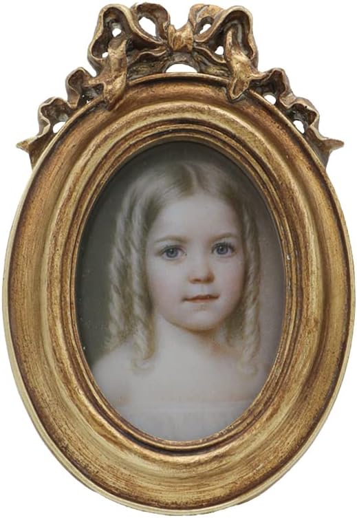 SYLVIA'S SHOP Small Vintage 2.5x3.5 Oval Picture Frame, Mini Antique Ornate Photo Frame, Table Top Display and Wall Hanging Home Decor, Old Fashioned Photo Gallery Art Deco, Bronze Gold