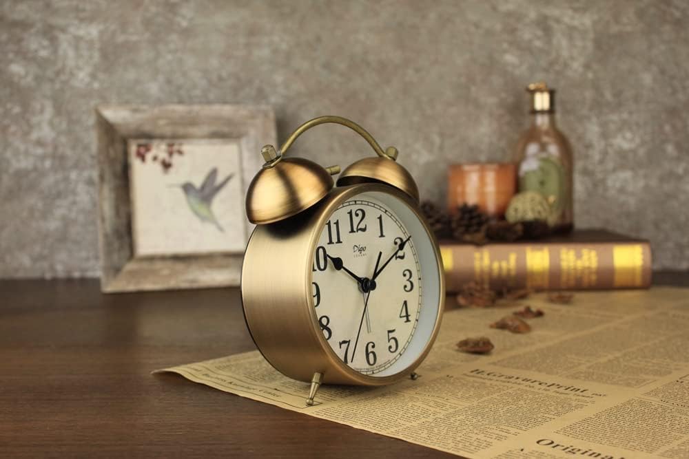 Maxspace Metal Golden Table Clock, Retro Vintage Non-Ticking Small Alarm Clock,Battery Operated Silent Quartz Movement HD Glass Desk Clock for Bedroom Living Room Indoor Decoration Kids… (Arabic3)