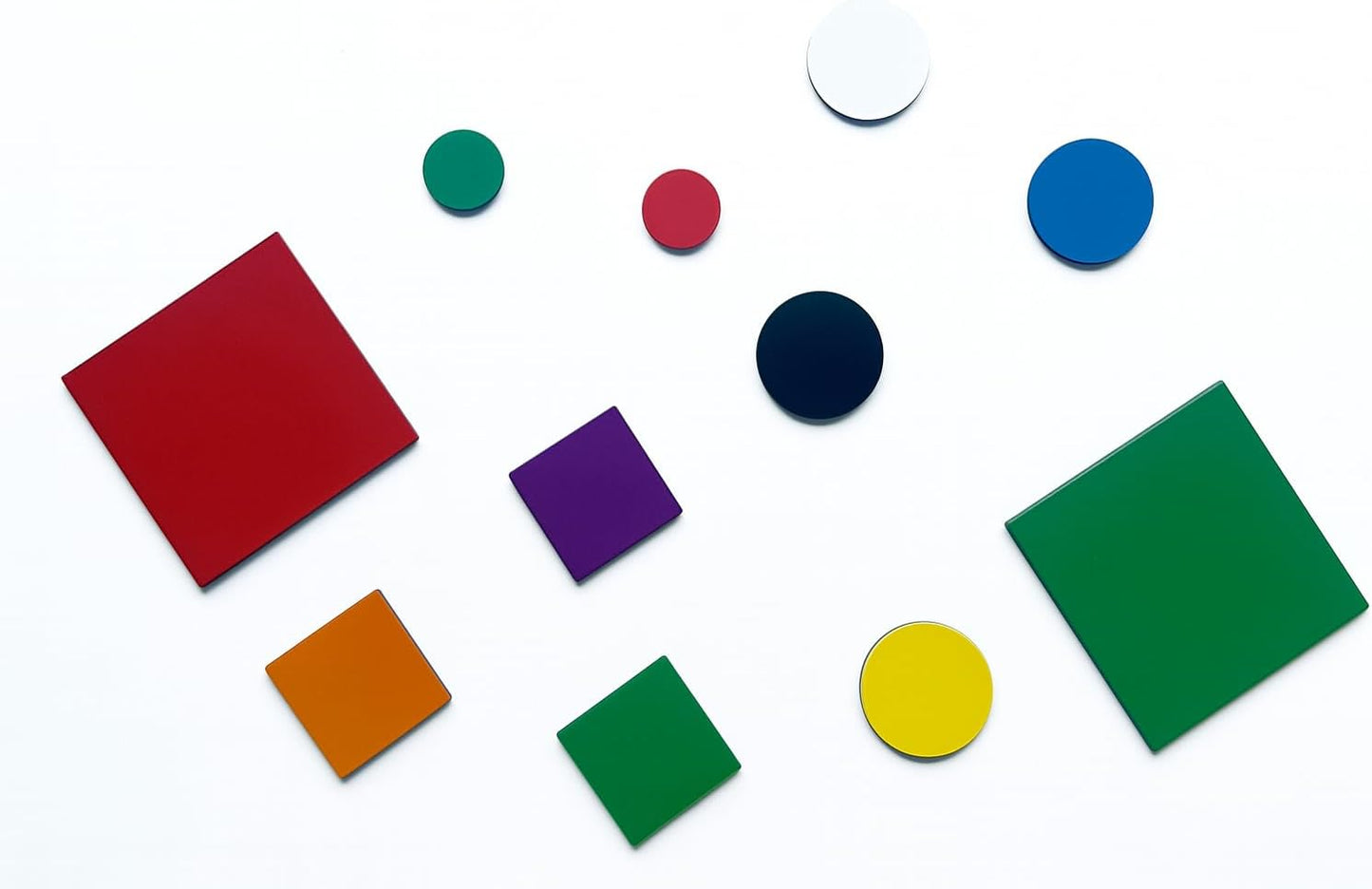 1" x 2" / 25-Pack Rectangular Red/Green Reversible Magnets - Go/No-Go, On/Off Indicators for Efficient Task Management