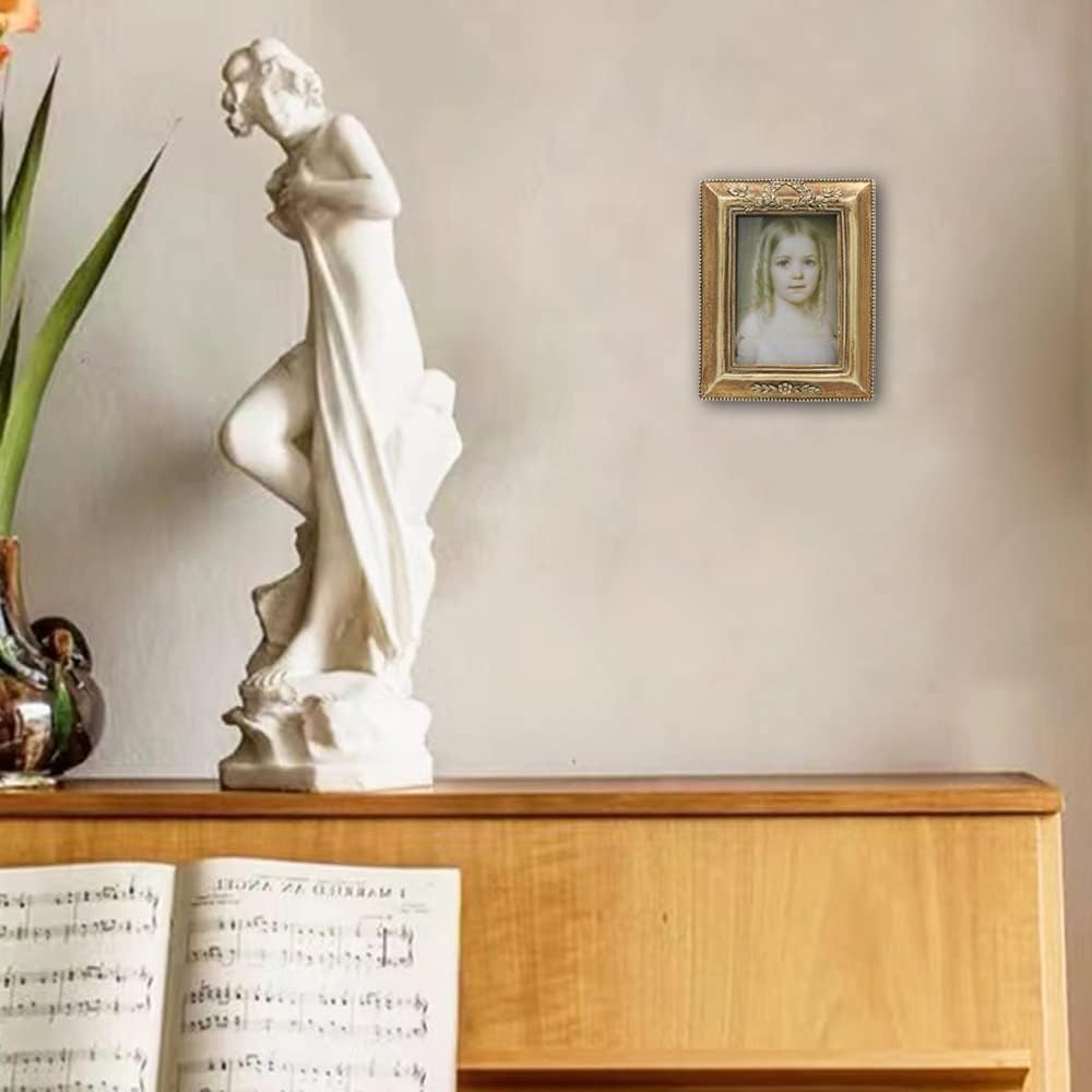 SYLVIA'S SHOP Small Vintage 2.5x3.5 Picture Frame, Mini Antique Ornate Photo Frame, Table Top Display and Wall Hanging Home Decor, Old Fashioned Photo Gallery Art Deco, Bronze Gold