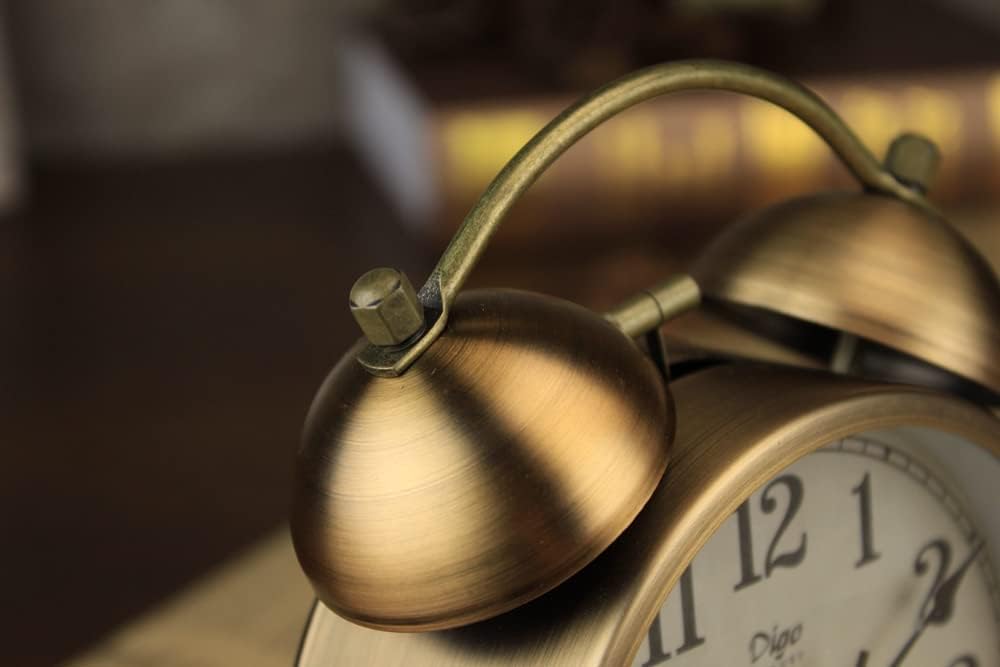 Maxspace Metal Golden Table Clock, Retro Vintage Non-Ticking Small Alarm Clock,Battery Operated Silent Quartz Movement HD Glass Desk Clock for Bedroom Living Room Indoor Decoration Kids… (Arabic3)