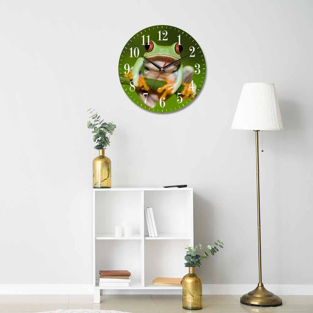 Mxocom Frog Wall Clock Green Frog with Red Eye Holding Branches 10 Inch Silent Non Ticking Battery Operated Clock Vintage Round Clock for Living Room Bedroom Bathroom Office Decor
