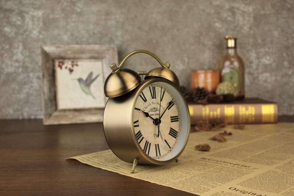 Maxspace Metal Golden Table Clock, Retro Vintage Non-Ticking Small Alarm Clock,Battery Operated Silent Quartz Movement HD Glass Desk Clock for Bedroom Living Room Indoor Decoration Kids… (Roman3)