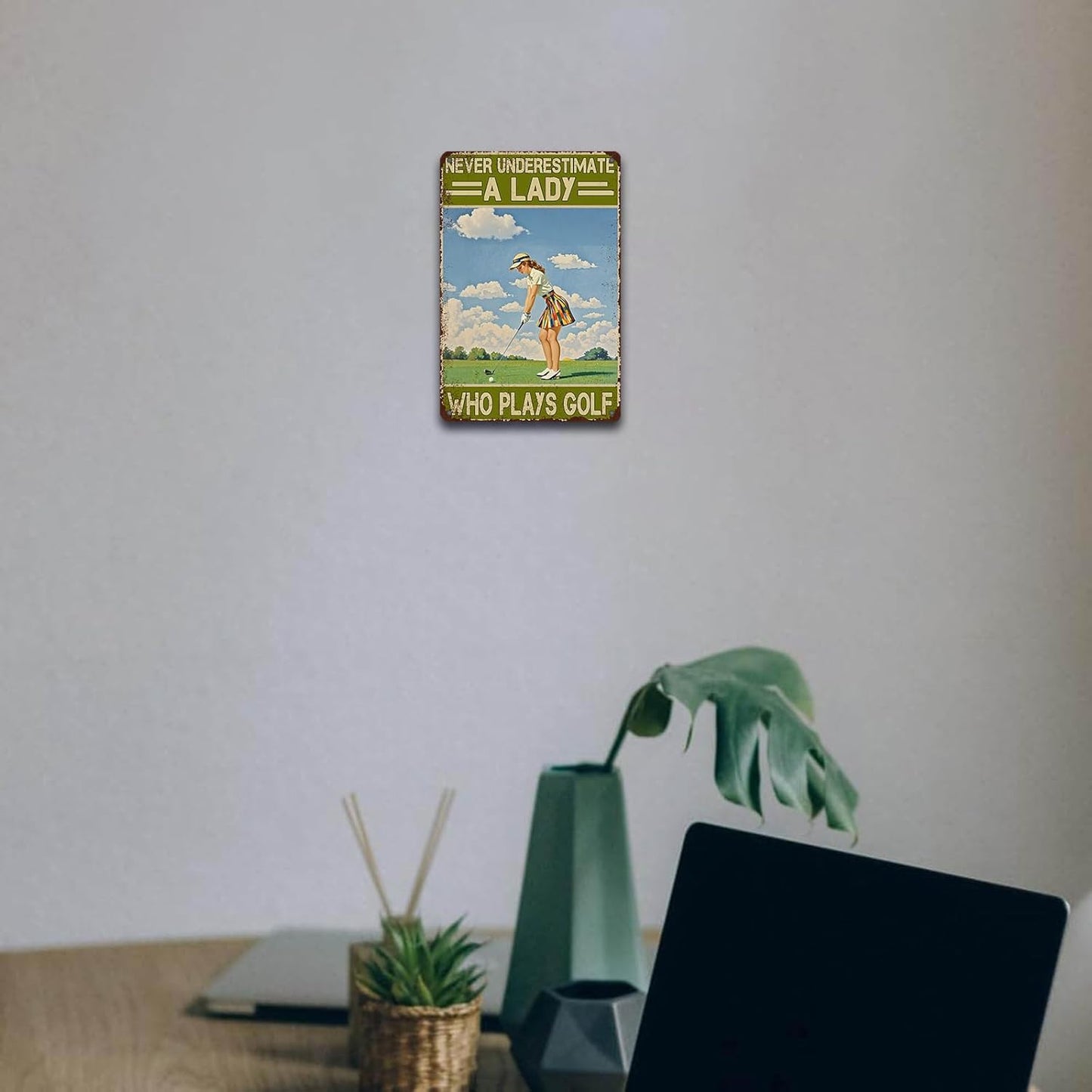 Golf Vintage Tin Sign Metal Sign Never Underestimate A Lady Who Plays Golf Iron Painting Vintage Wall Decoration Poster For Home Club Man Cave Sign 8x12 Inch