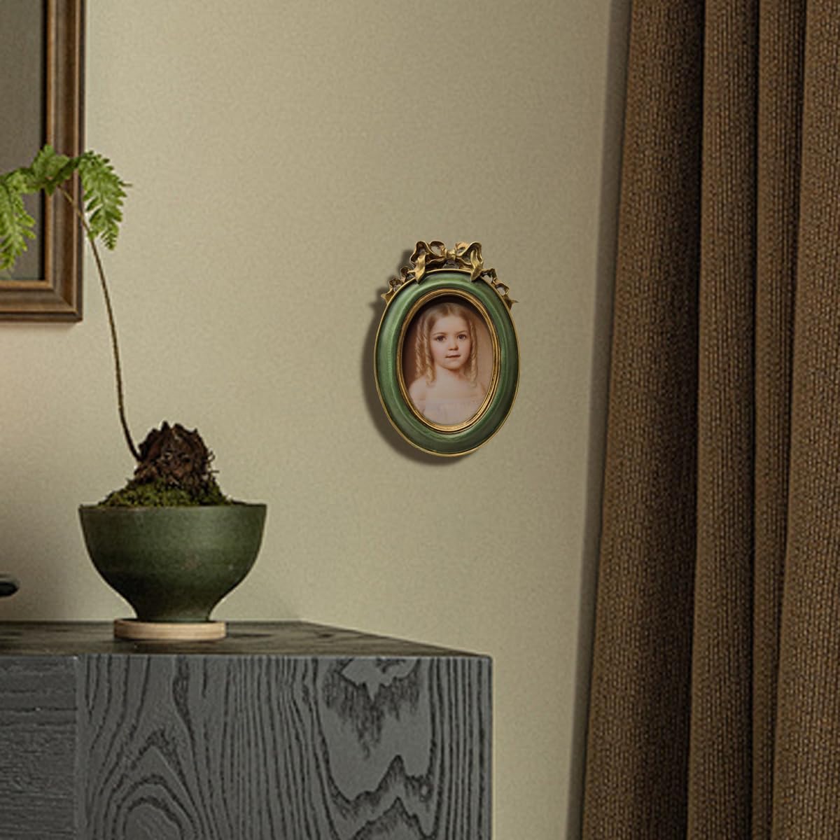 SYLVIA'S SHOP 2.5x3.5 Small Vintage Oval Picture Frame, Tiny Antique Ornate Photo Frame, for Tabletop and Wall Display, Retro Home Decor, Old Fashioned Photo Gallery Art, Green