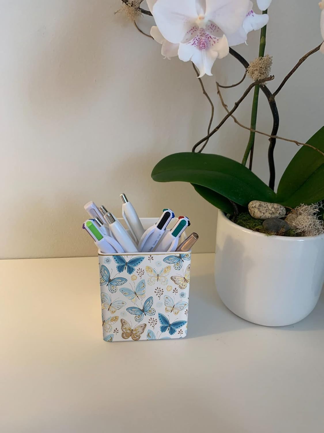 Pen Pencil Holder, Makeup Brush Holder,Ceramic Remote Control Holders Organizer with 2 Compartment Floral Multi-functional Office Organizers Storage Caddy Desk Tv Remote Holders Shiny Butterfly
