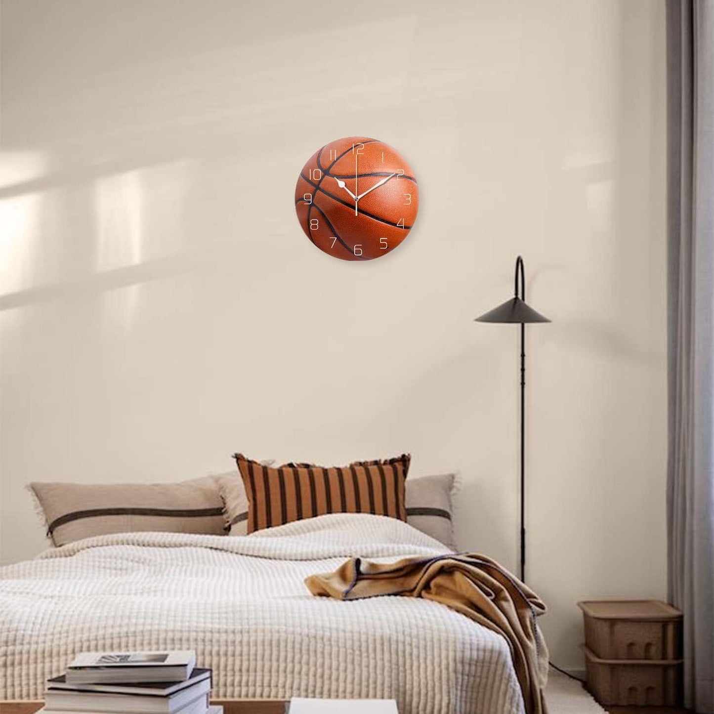 Silent Non-Ticking Sport Theme Wall Clocks, Basketball Pattern Wall Clock, Battery Operated 11.8"x11.8" Round Wall Clock for Home Decor Boy Room Living Room School Birthday Gift