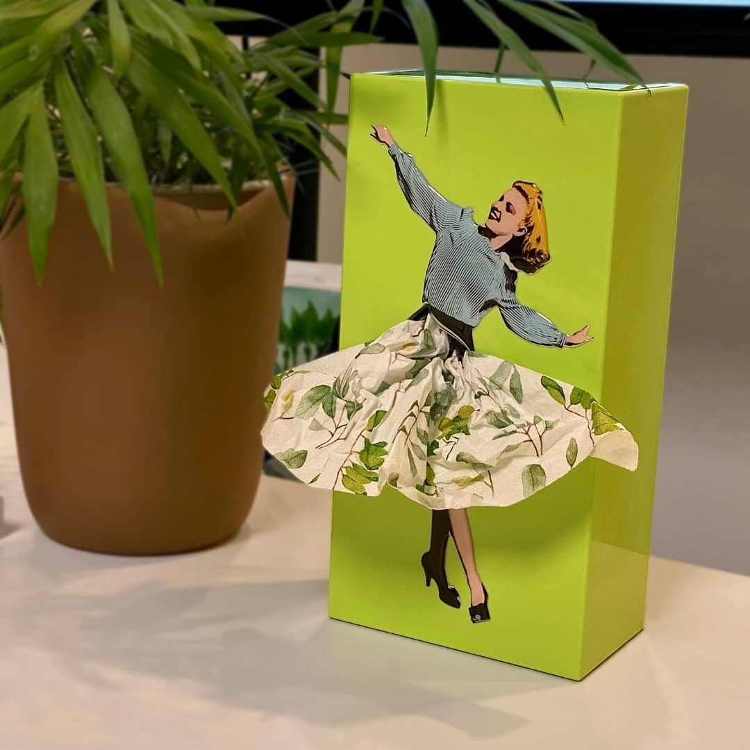 Flying Skirt® Tissue Box - The Original Award-Winning Lady Skirt Design, Resin Pop Art, Weighted Metal Base, Made in Korea, Premium Gifts & Novelty Home Decor by Spextrum (Green)