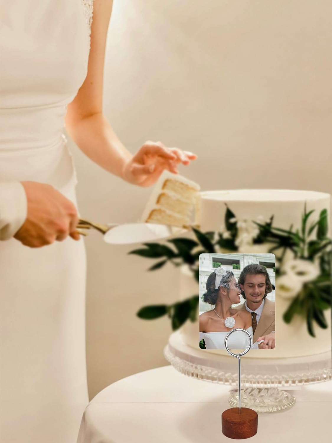 Wood Place Card Holders with Metal Clip 6Pack, 4.3" Tall Table Number/Name Sign Holder, Memo Card Photo Picture Note Clip Stands for Party Restaurant (Silve Circle)