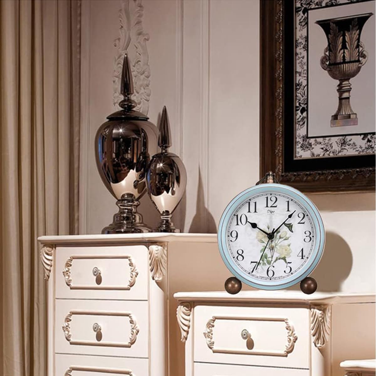 Maxspace 5.2in Desk Clock, Retro Silent Analog Clock Non-Ticking & Battery Operated with Quartz Movement,Clock Decor for Bedroom Living Room