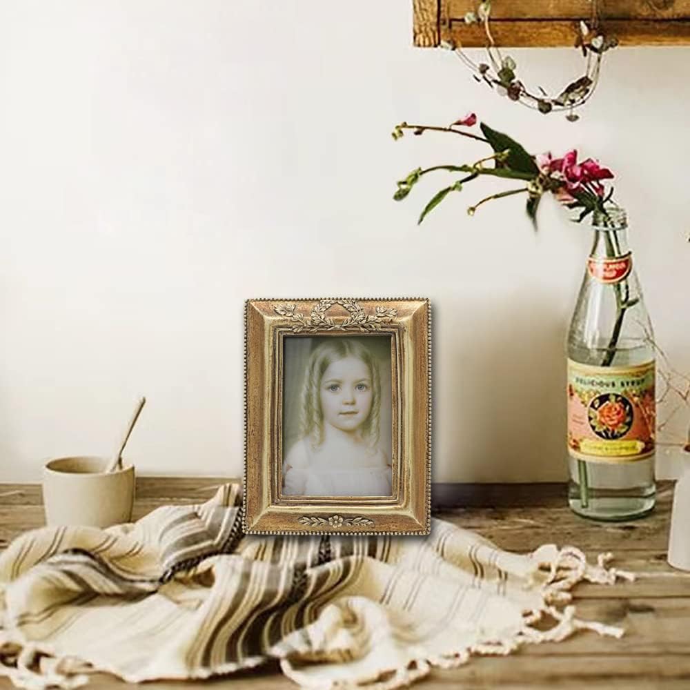 SYLVIA'S SHOP Small Vintage 2.5x3.5 Picture Frame, Mini Antique Ornate Photo Frame, Table Top Display and Wall Hanging Home Decor, Old Fashioned Photo Gallery Art Deco, Bronze Gold