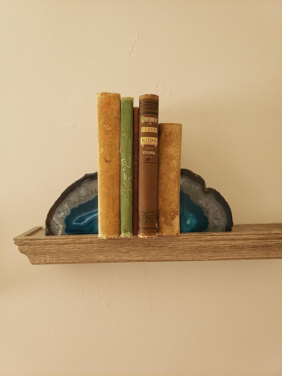 AMOYSTONE Teal Agate Bookends, Decorative Brazilian Crystal Quartz Book Stopper, 3-4 LBS with Non-Slip Mat, Perfect for Kitchen Cookbooks and Bookshelf Ends