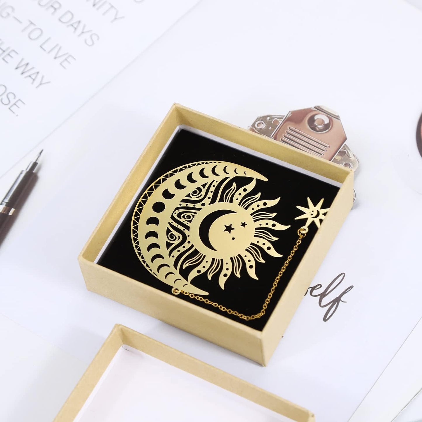 Sun & Moon Theme Metal Bookmark, Bookmarks for Women, Birthday Gifts Teachers & Mothers Valentine's Day Teacher Appreciation Gifts, Cute Book Marks with Chain for Men/Kids/Friend/Mom/Girls/Book Lovers