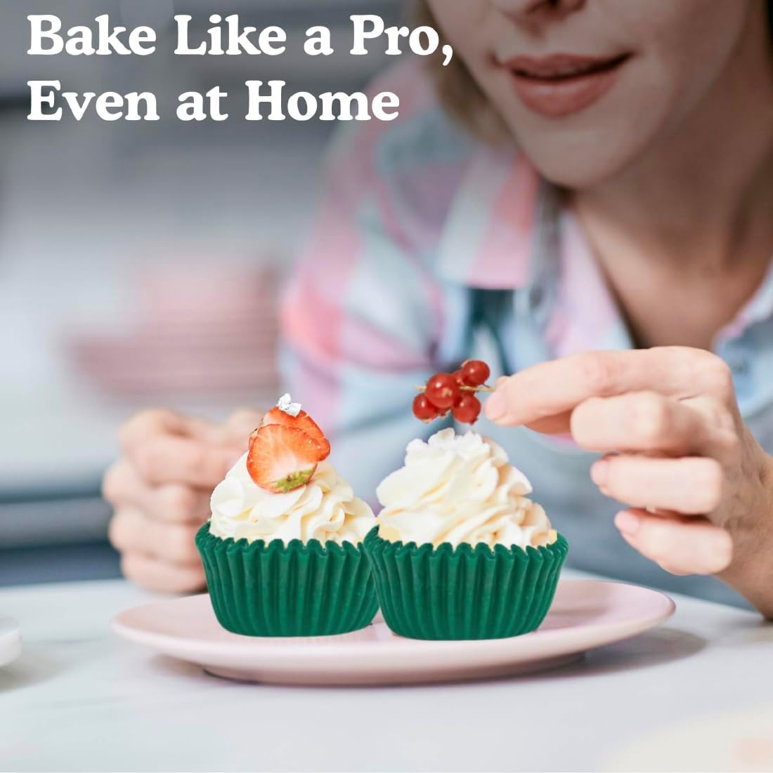 Regency Wraps Greaseproof Professional Grade Baking Cups, Pack of 40, Standard Liners, Green Solid, for Cupcakes, Muffins, Candy, Non Stick