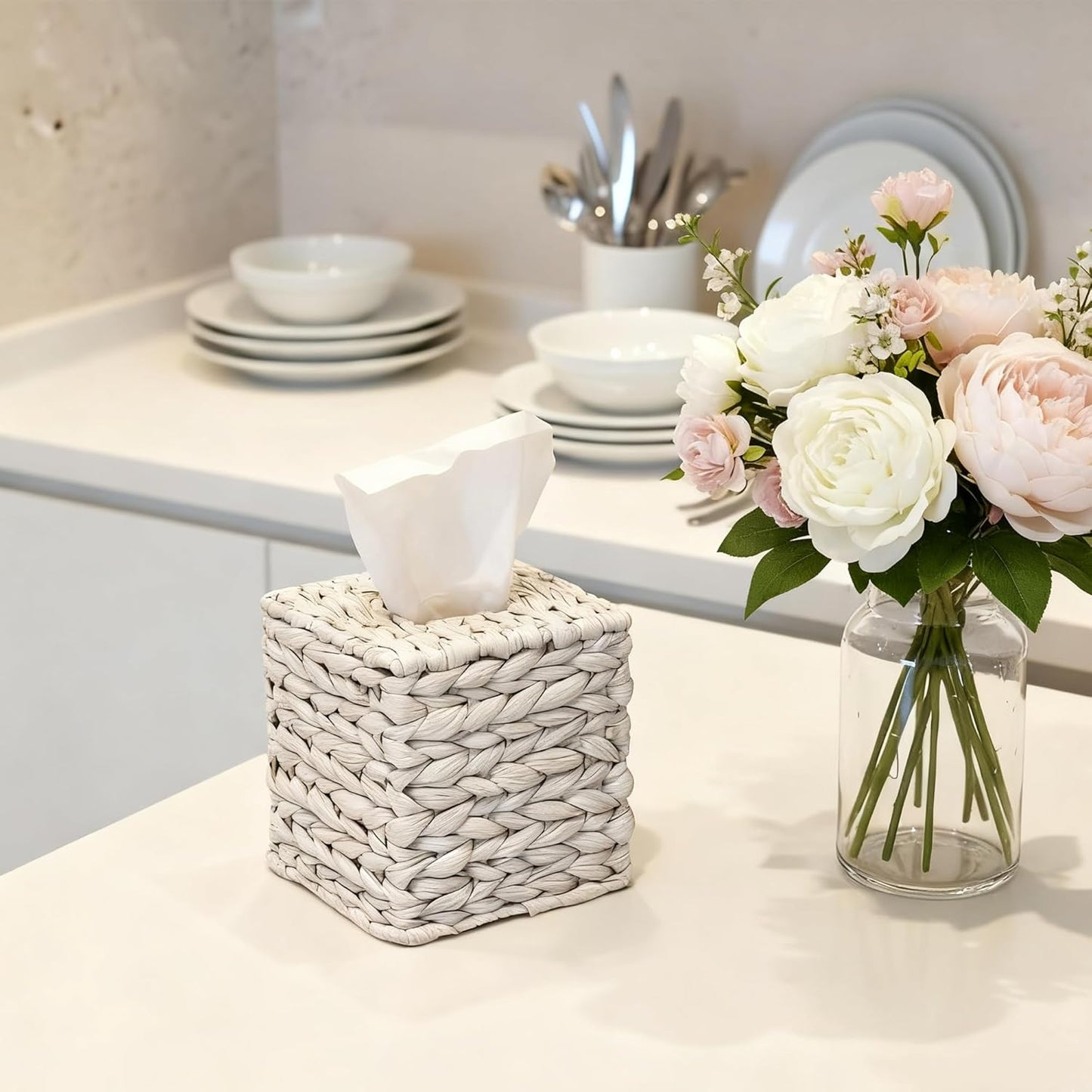 Water Hyacinth Handwoven Tissue Box Cover, Natural Handmade Wicker Napkin Box Holder, Handcrafted Square Facial Tissue, Rustic Decorative on Table and Bathroom, Office, Boho Decorative, Whitewash