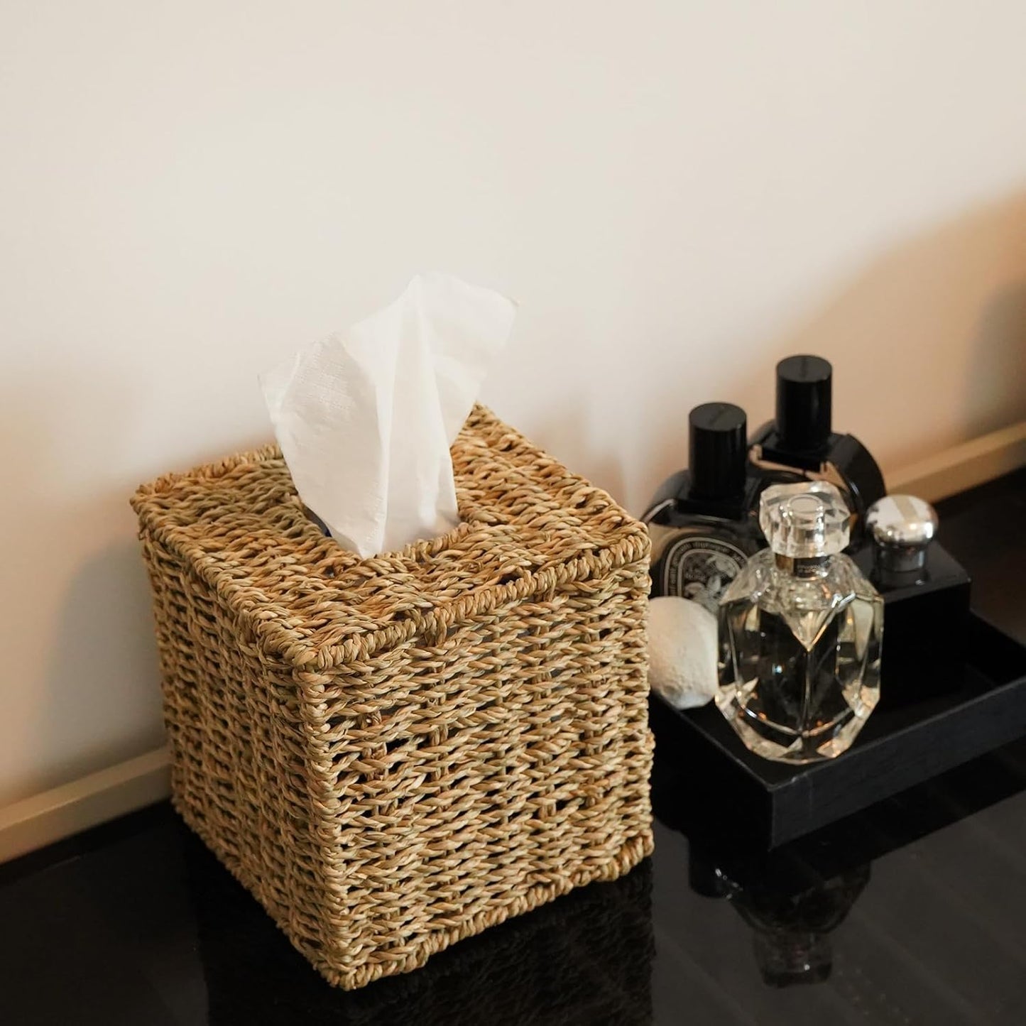 PINXIURY Seagrass Handwoven Wicker Tissue Box Cover, Natural Handmade Napkin Box Holder, Handcrafted Square Facial Tissue Holder for Bathroom, Rustic Decorative on Table and Bathroom,Boho Decorative