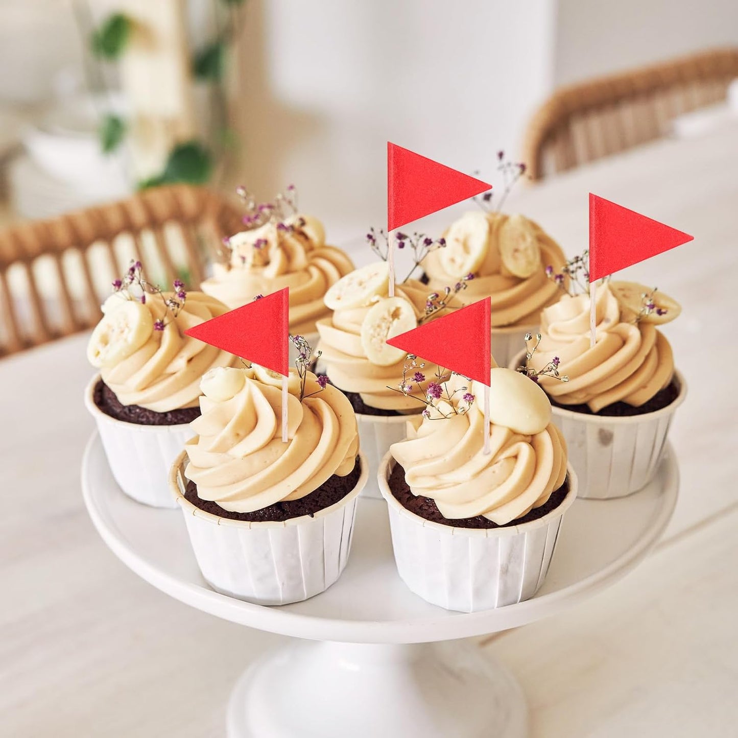 100 Pcs Red Flags Cupcake Topper Sticks, Golf Mini Cupcake Toppers Flags, Blank Writable Fruit Cheese Markers for Appetizers Wedding Buffet DIY Decoration