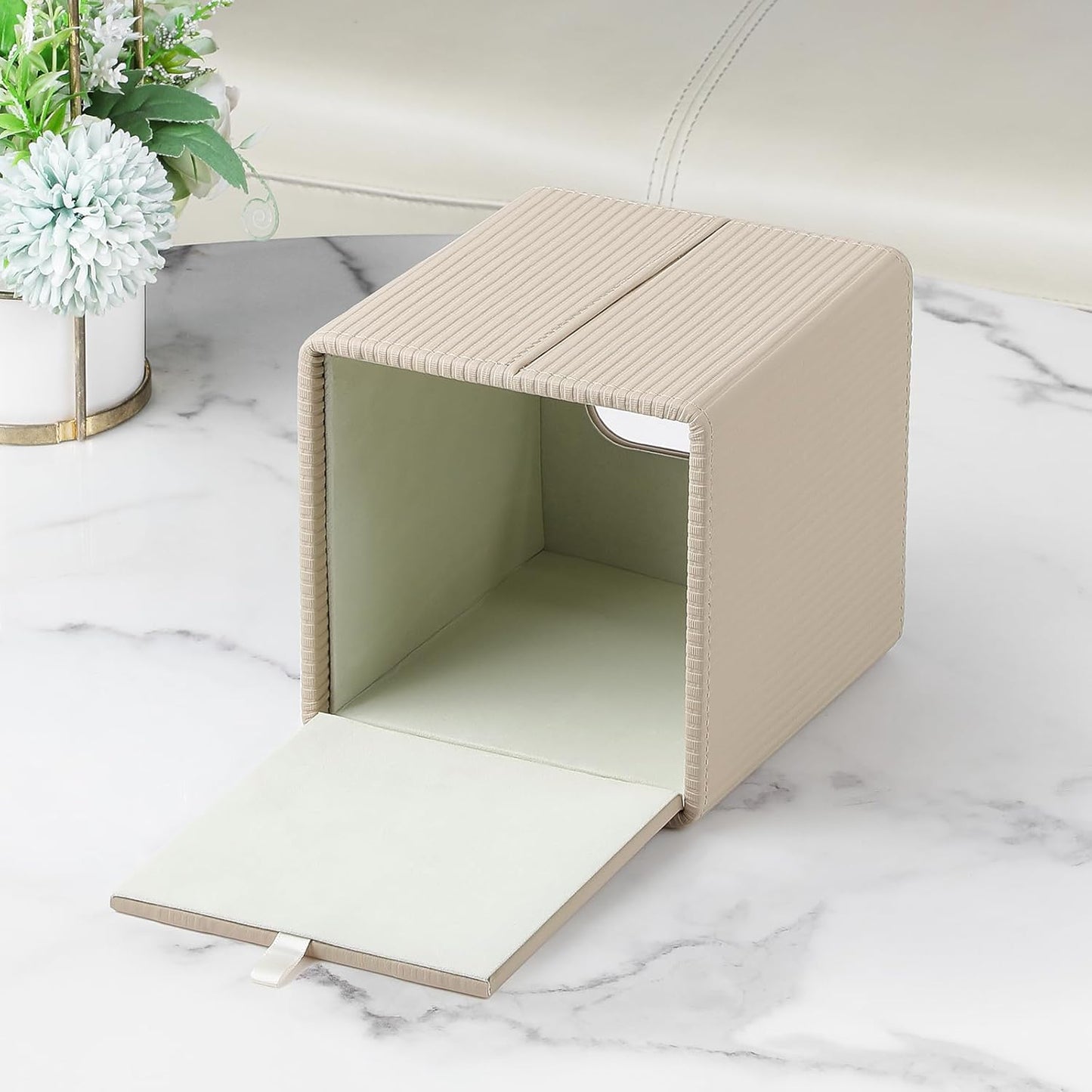 PU Leather Tissue Box Cover Square with Magnetic Closure, Modern Tissue Box Holder for Bathroom Bedroom Office Desk, Decorative Square Tissue Holder (Beige)
