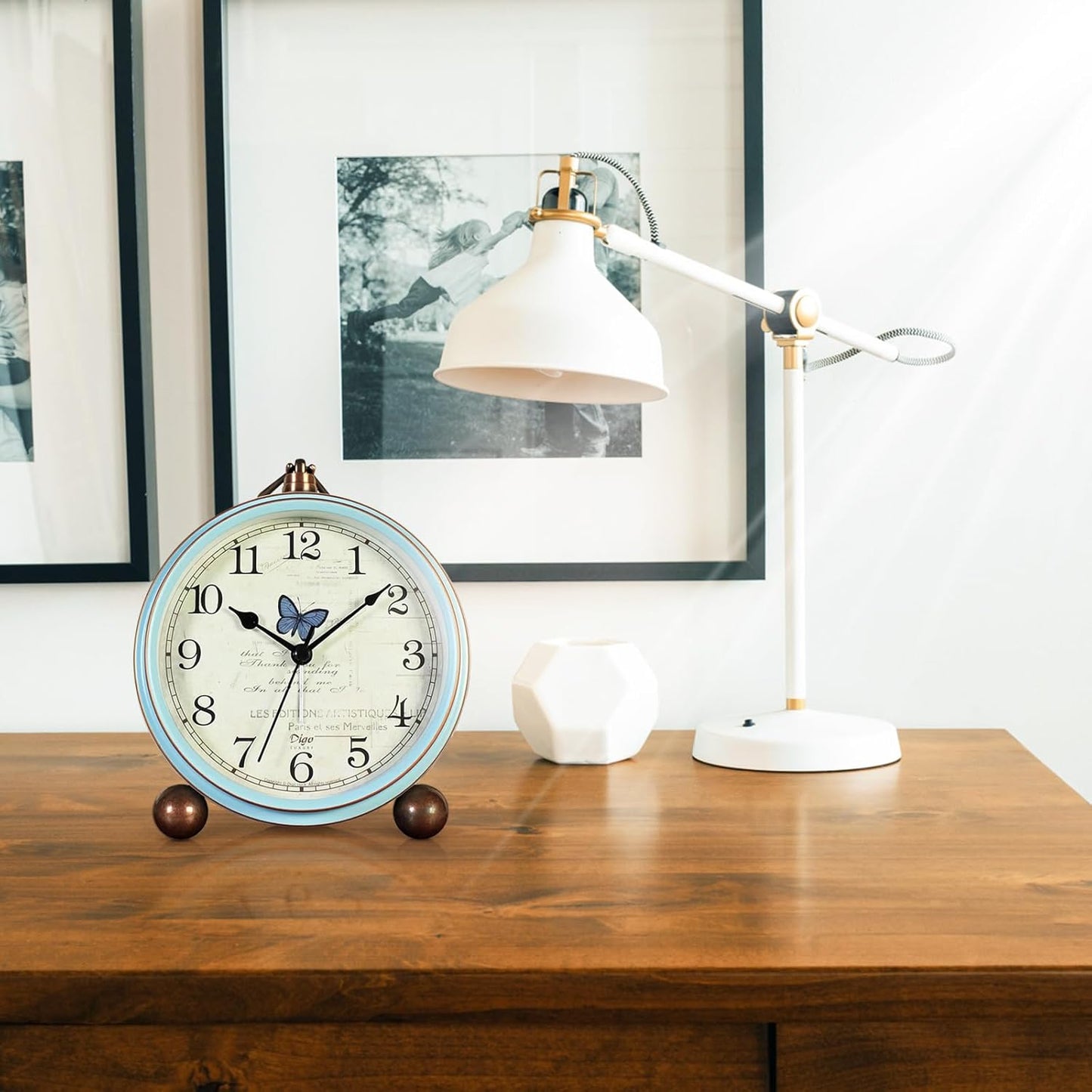 Maxspace 5.2in Analog Clock, Retro Silent Desk Clock Non-Ticking & Battery Operated with Quartz Movement,Clock Decor for Bedroom Living Room