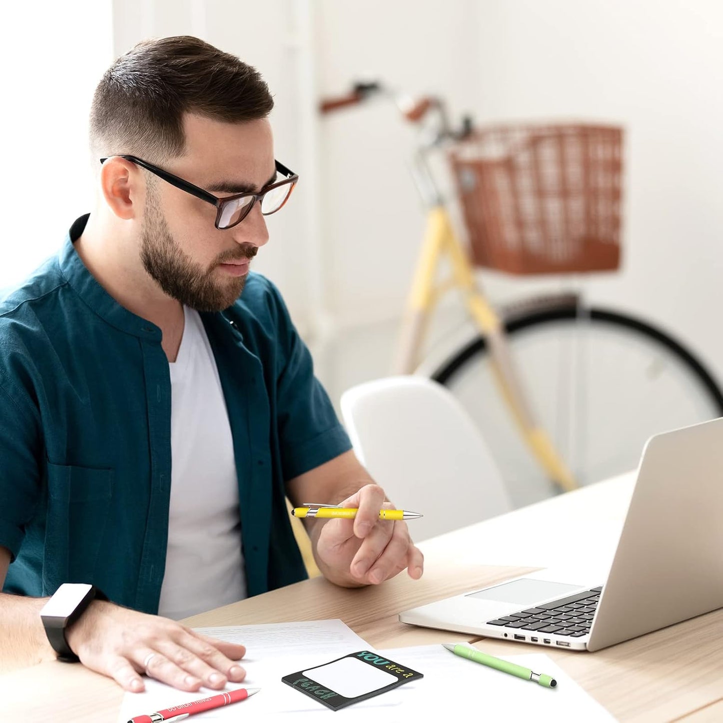 Geyee 24 Pcs Modern Sticky Notes with Funny Pens Fun Notepads for Adults Coworkers Nurse 3 x 4 Inch to Do List Notepads with Sayings Pen for Lab Week Gifts Teacher Office Supplies