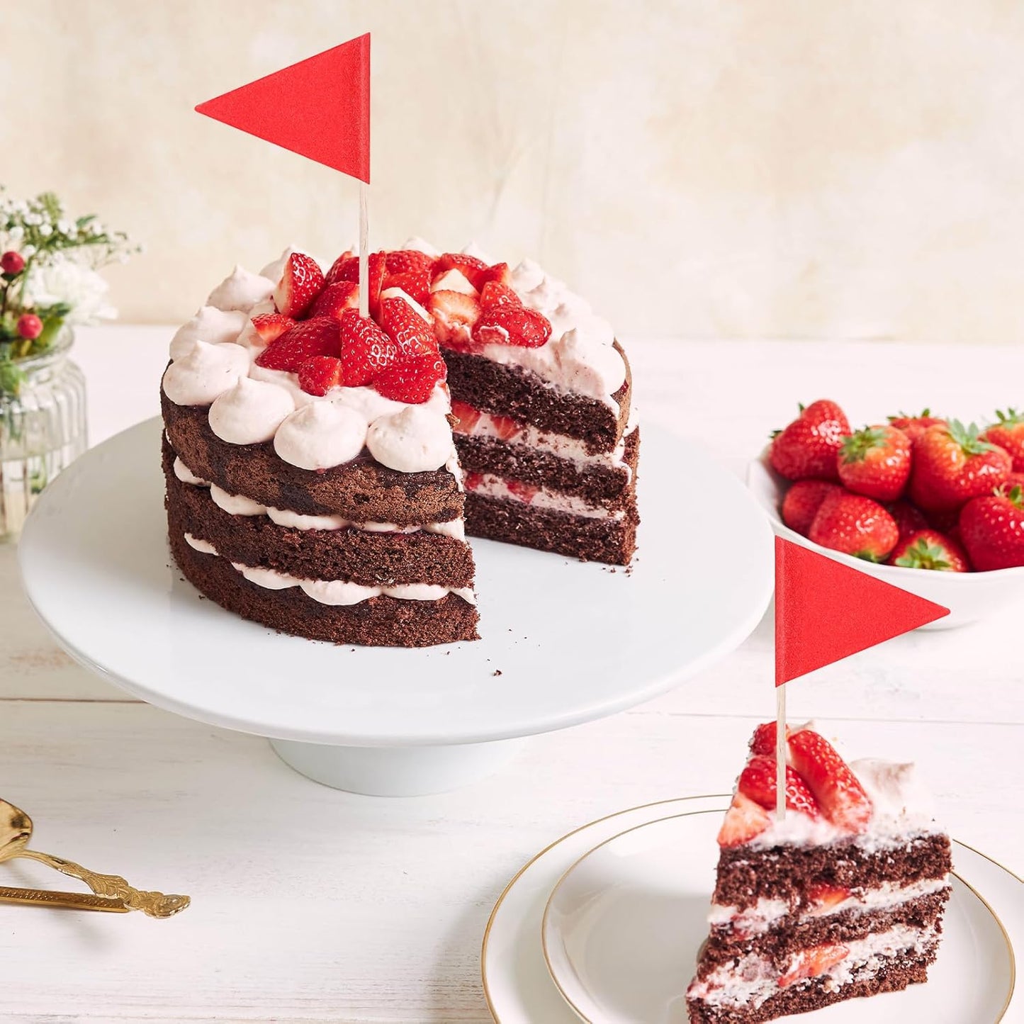 100 Pcs Red Flags Cupcake Topper Sticks, Golf Mini Cupcake Toppers Flags, Blank Writable Fruit Cheese Markers for Appetizers Wedding Buffet DIY Decoration