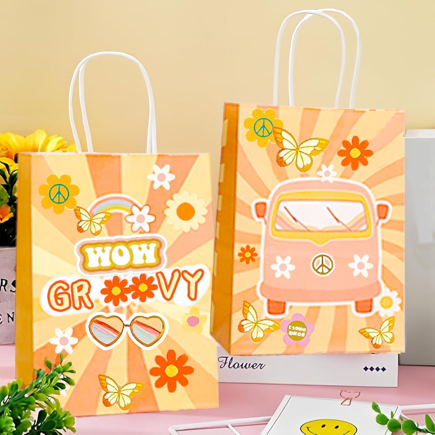 CZWXOXO 24 Pcs Groovy Party Favor Bags 6 Styles Groovy Retro Hippie Goodie Bags Stay Groovy Paper Gift Bags Daisy Flower Treat Bag with Handles for Girls 60's 70's Birthday Baby Shower Party Supplies