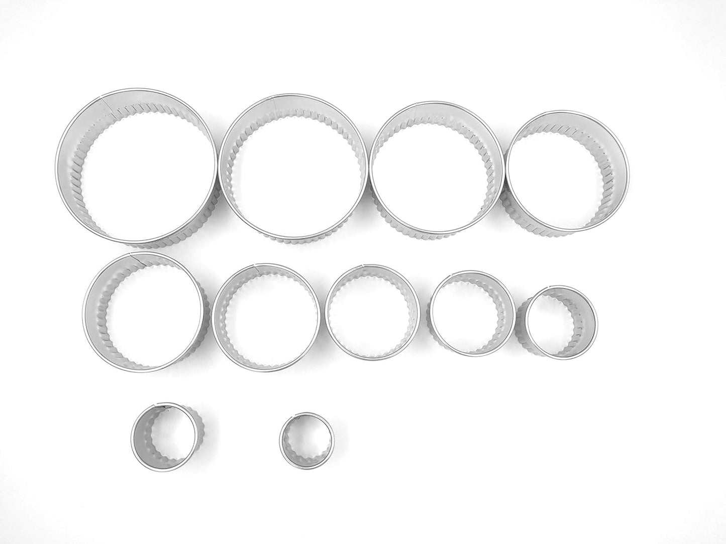 11 Piece Graduated Sizes Fluted Edge Round Pastry/Cookie Cutter Set Heavy Duty 18/8 304 Stainless Steel – Metal Engrave Size –Tin Storage Box for Scones, Pastries, Baking, Desserts, Muffins,