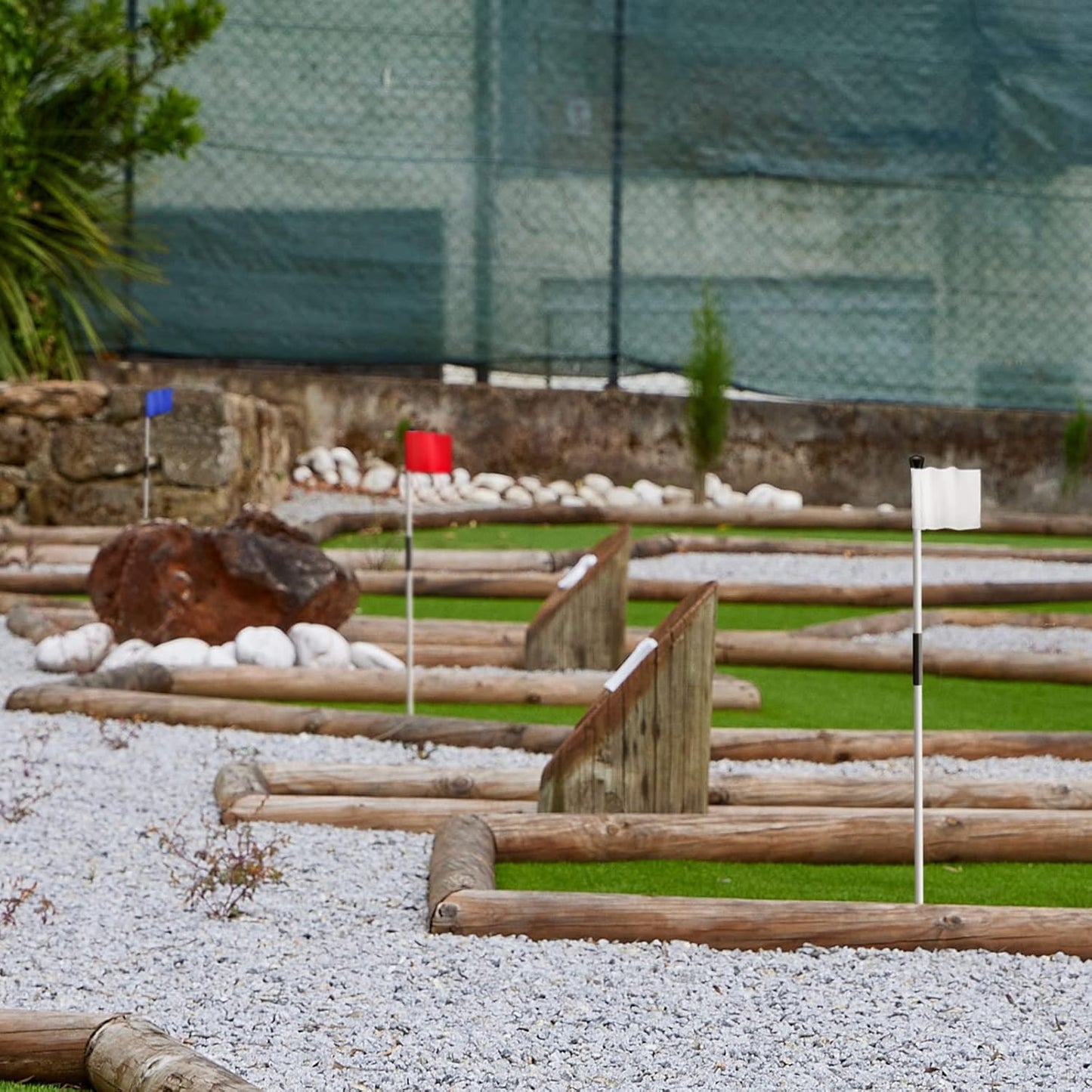 Pelopy Set of 3 Golf Flagsticks Golf Putting Green Flagstick Flag Stick for Yard Portable Fiberglass 2-Section for Chipping Greens Practice Course Backyard Indoor Outdoors, 2.4 Feet