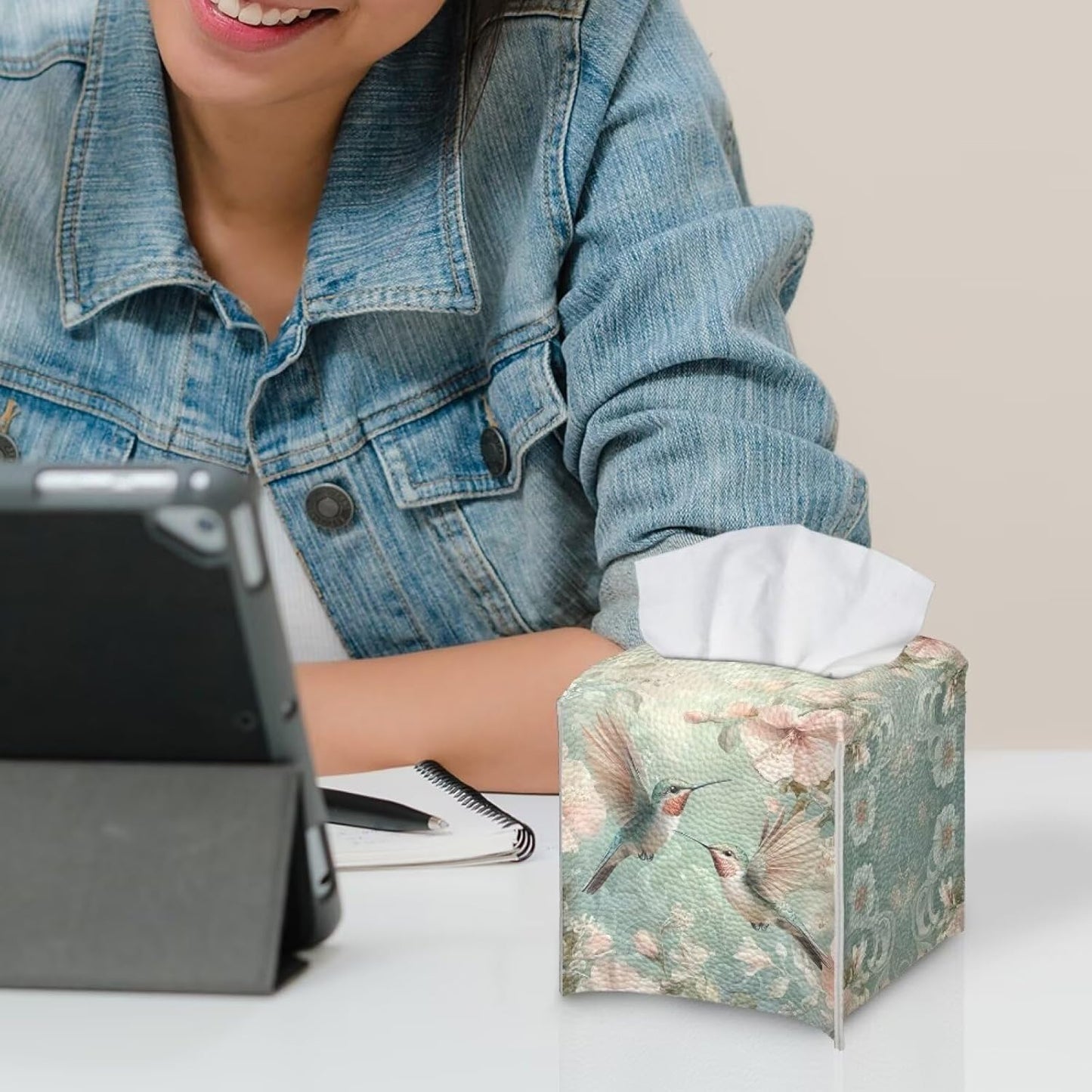 Square Tissue Box Cover PU Leather Tissue Box Holder 5x5x5 inch Waterproof Protective Cover for Modern Home Car Office Hotel Decor Hummingbird Pattern