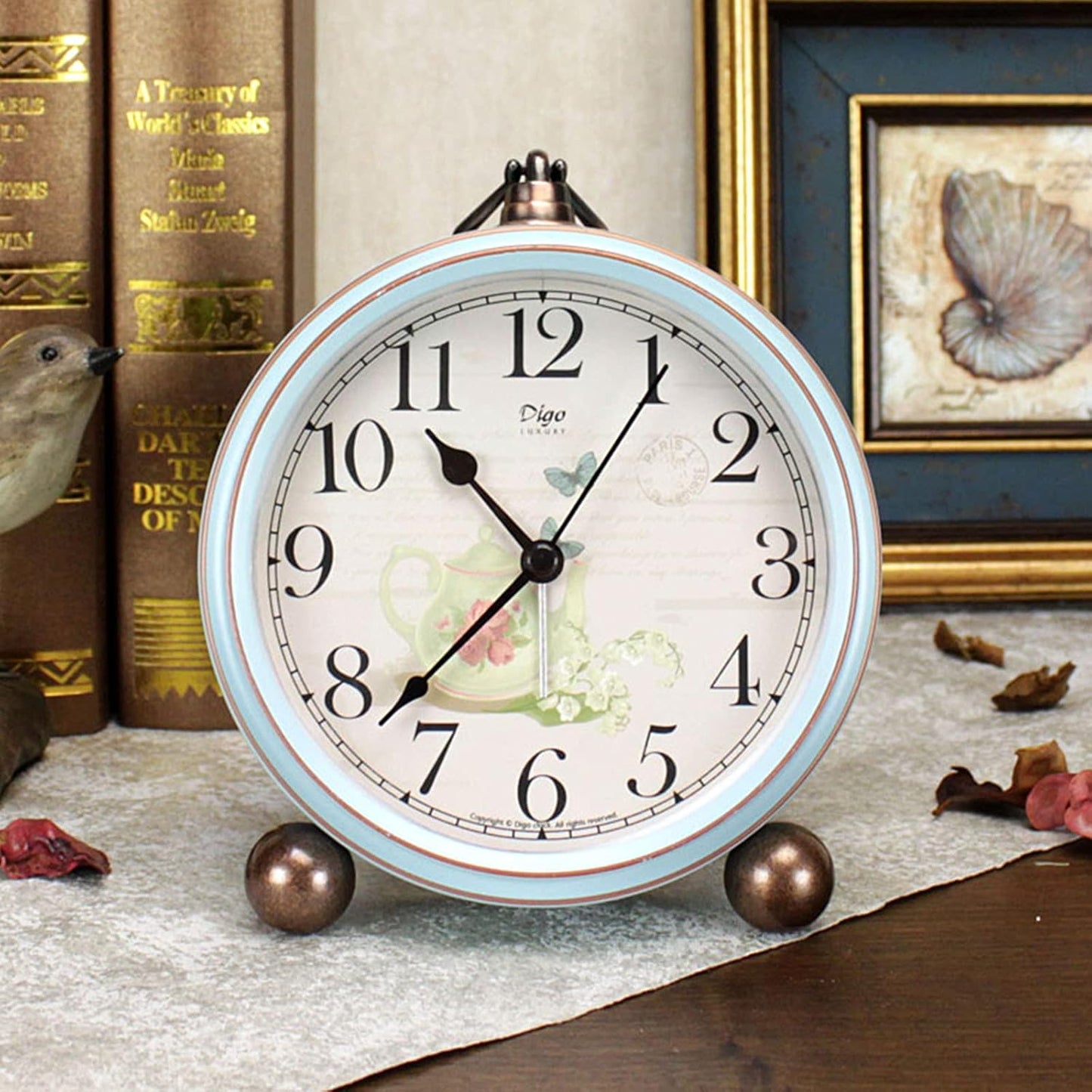 Maxspace 5.2in Desk Clock, Retro Silent Analog Clock Non-Ticking & Battery Operated with Quartz Movement,Clock Decor for Bedroom Living Room