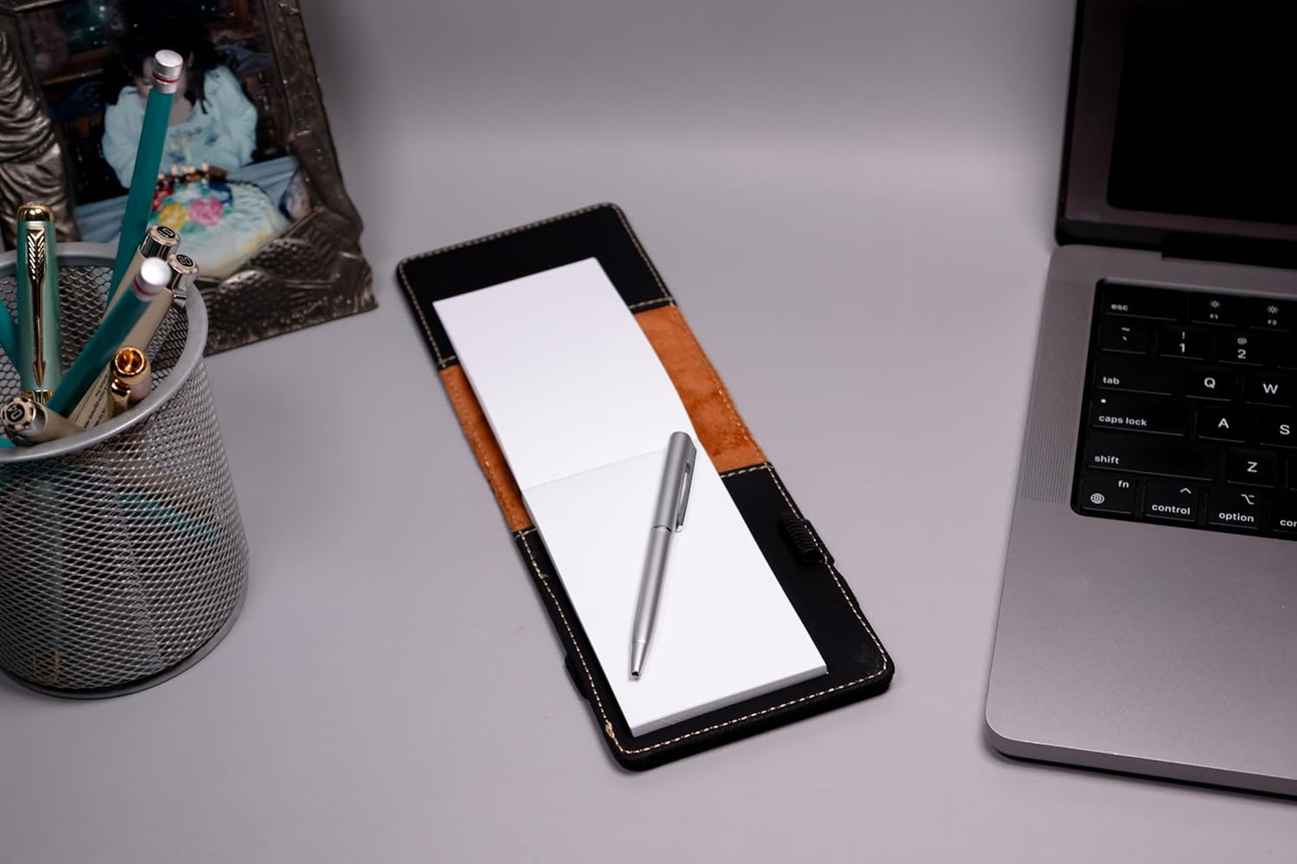 LaserGram Mini Padfolio with Notepad and Pen, Golfer Golfing, Personalized Engraving Included (Carbon Fiber Black with Silver)