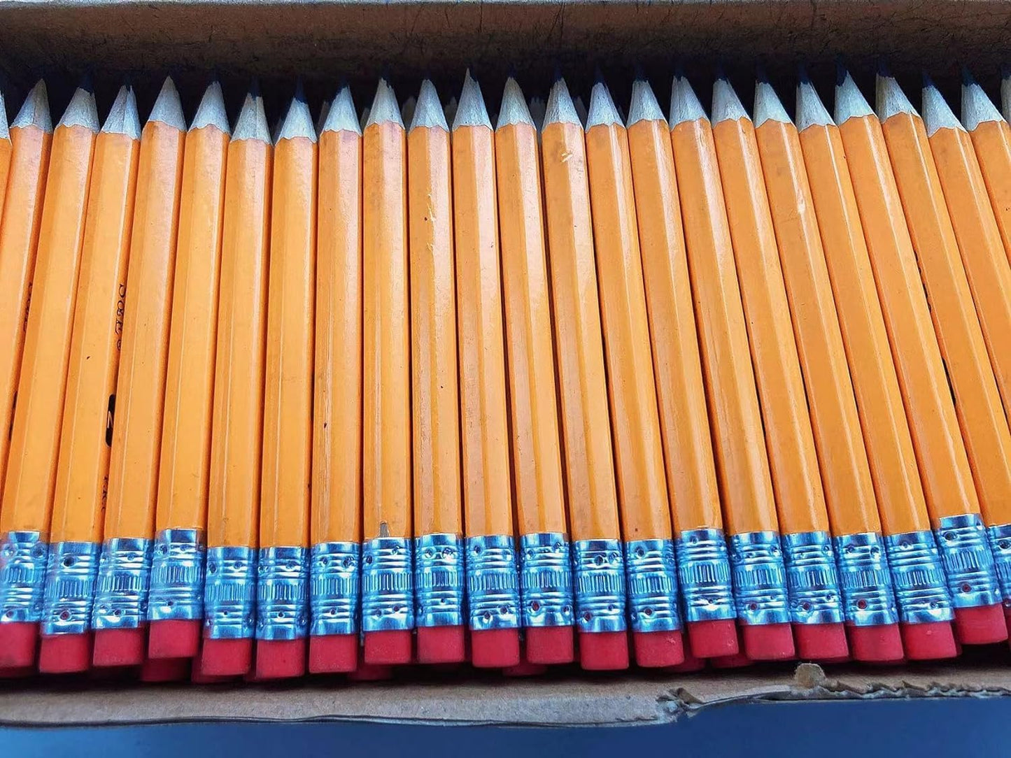 S & E TEACHER'S EDITION 600PCS 4'' Golf Pencils Pre-sharpened, Break-Resistant Lead No. 2 Half Pencils with Eraser Tops, 2 HB pencil, Back to school, 600/Box.