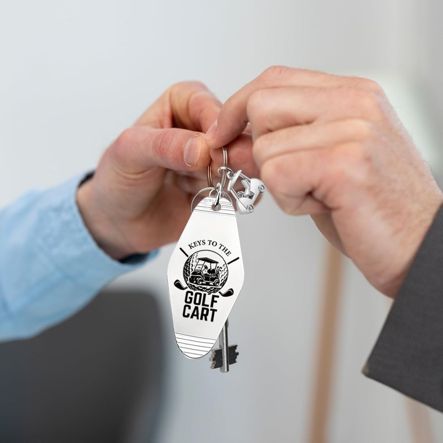 2pcs Golf Cart Keychain for Golfer, Retro Metal Car Accessories, Funny Golf Birthday Gifts Key Ring for Men Father Husband