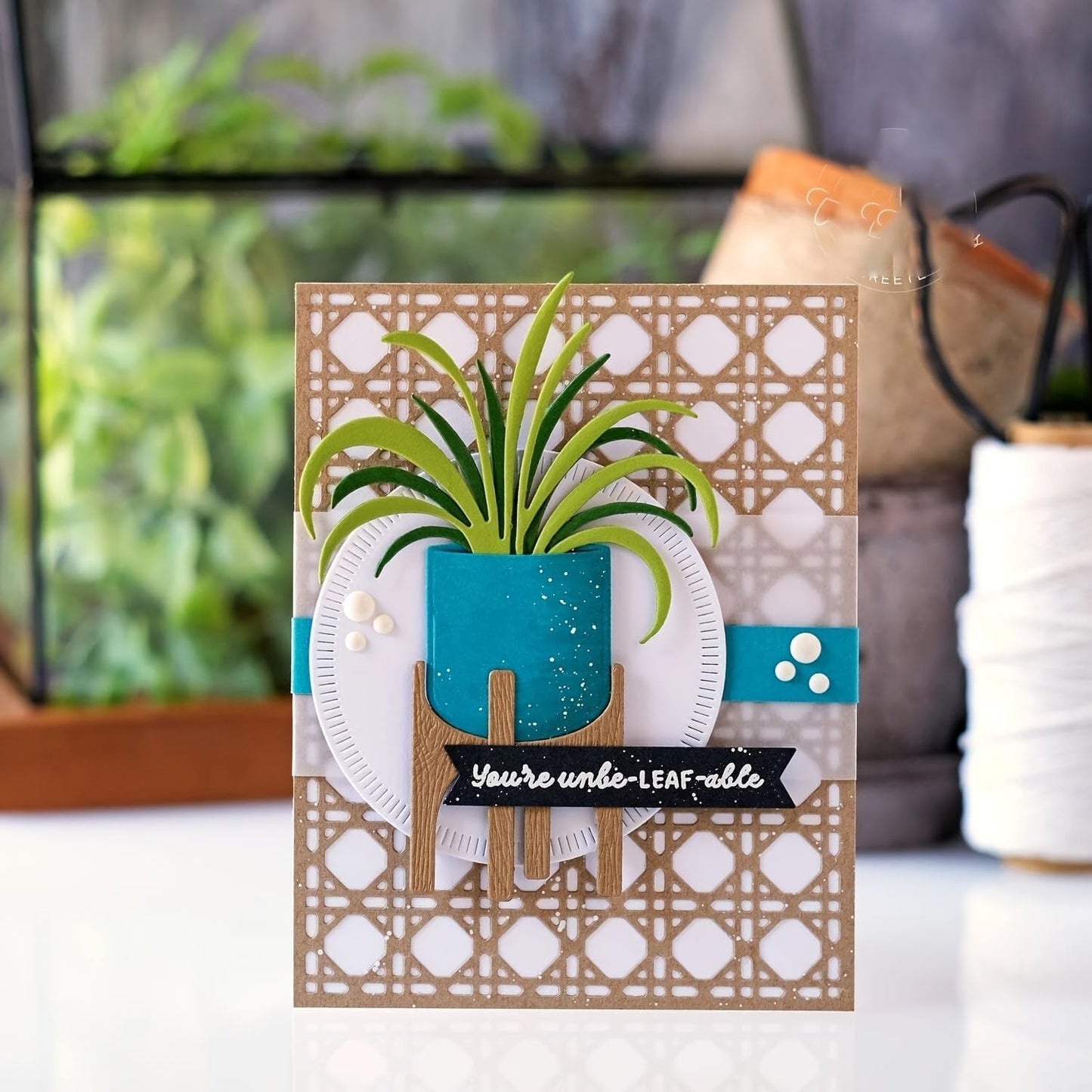 Flowers Metal Cutting Die for Scrapbooking - Cut Stencils for DIY Scrapbook Photo Album Decorative Paper Card, Card Making Supplies, Stencils & Crafting Die Cut (Plant Pot Stand 4.7 x 3.9 in)