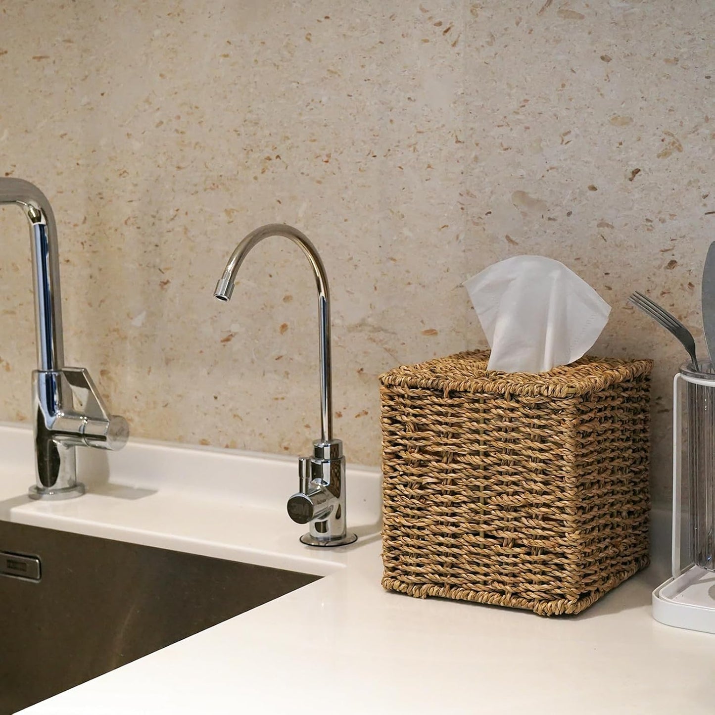 PINXIURY Seagrass Handwoven Wicker Tissue Box Cover, Natural Handmade Napkin Box Holder, Handcrafted Square Facial Tissue Holder for Bathroom, Rustic Decorative on Table and Bathroom,Boho Decorative