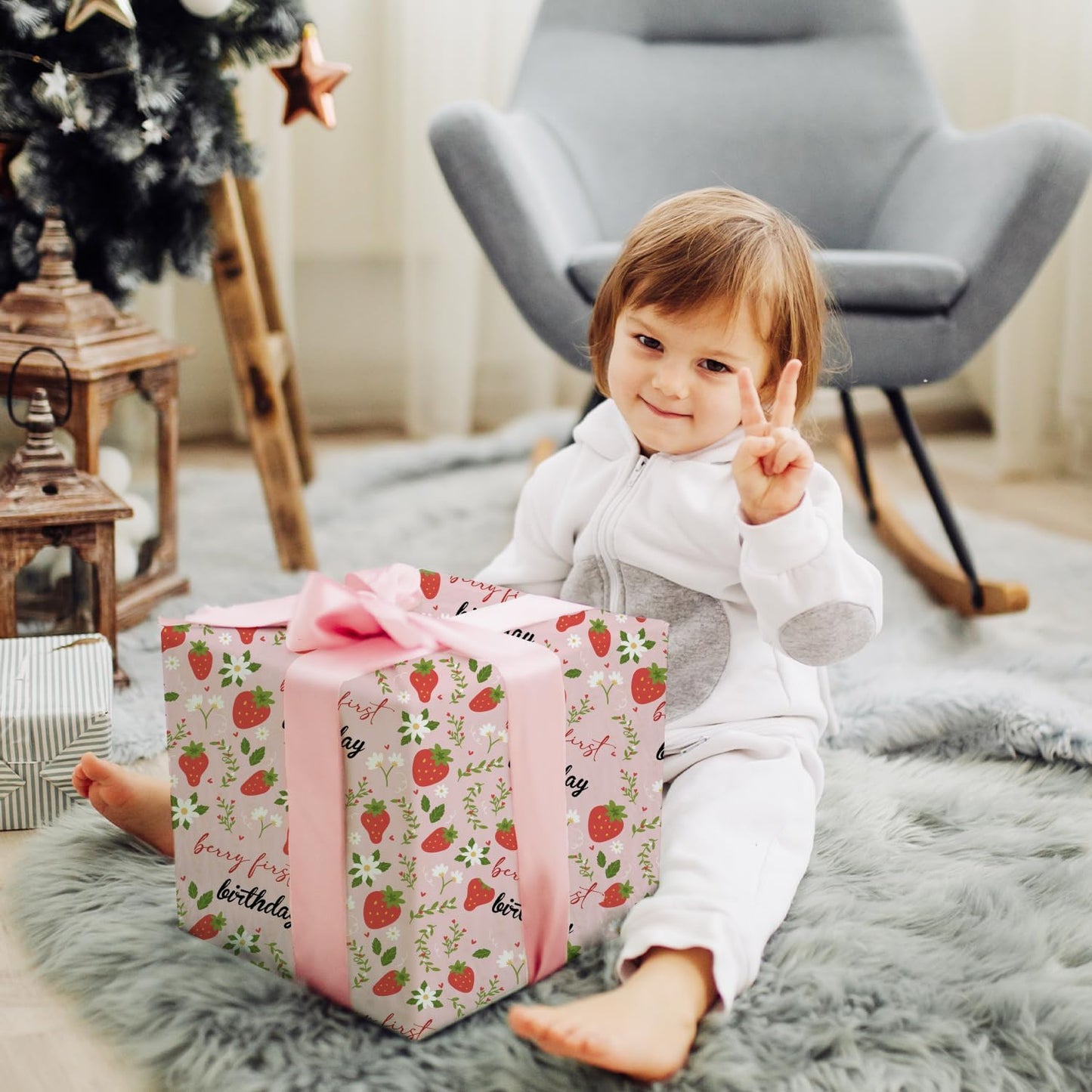 MJSXY Strawberry Wrapping Paper for 1st Birthday, Girl Birthday Wrapping Papers for Gift Bags, 5 Sheets 19.6x27.5 Inch Gift Wrap with Cute Strawberry Pattern, Baby Shower Party Supplies Decorations