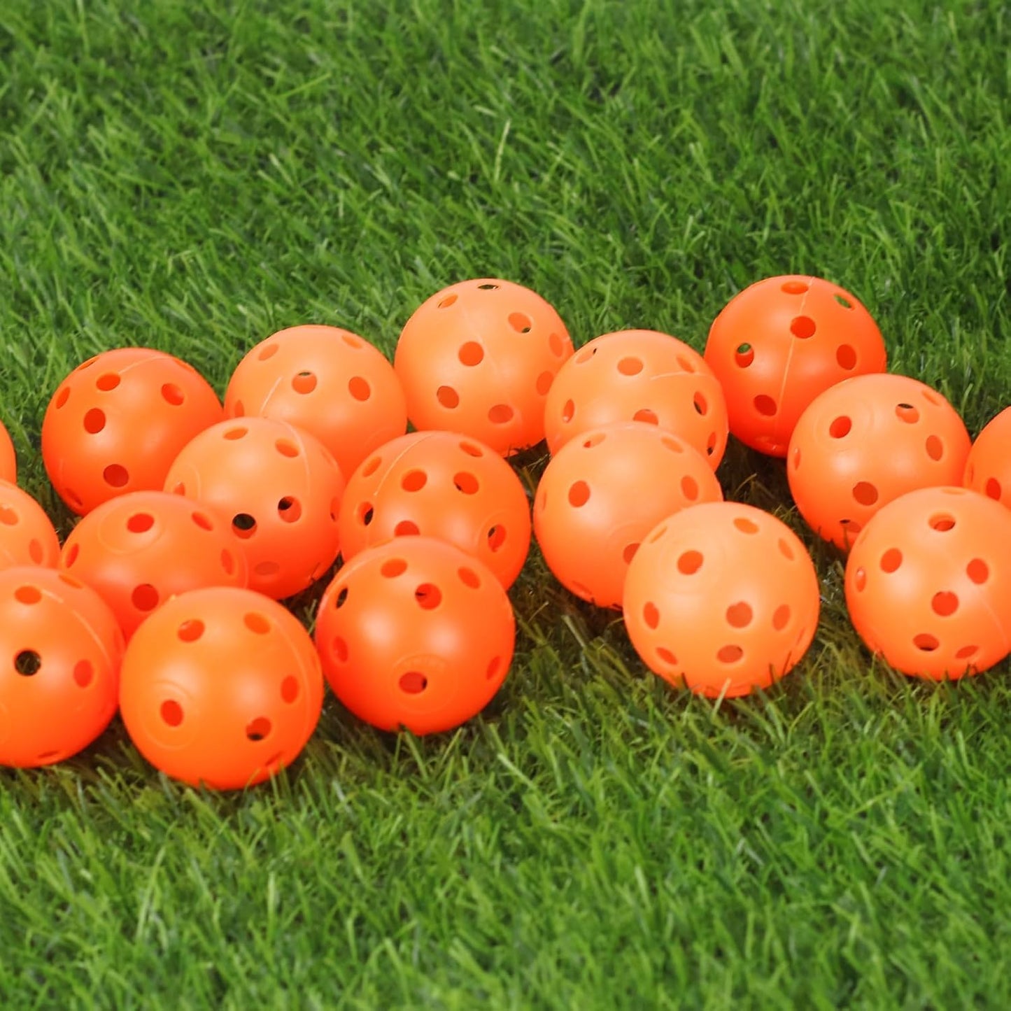 Plastic Golf Balls Practice Limited Flight Golf Training Ball Hollow Swing Practice Indoor Golf Balls with Mesh Drawstring Bag for Backyard Driving Range or Outdoor