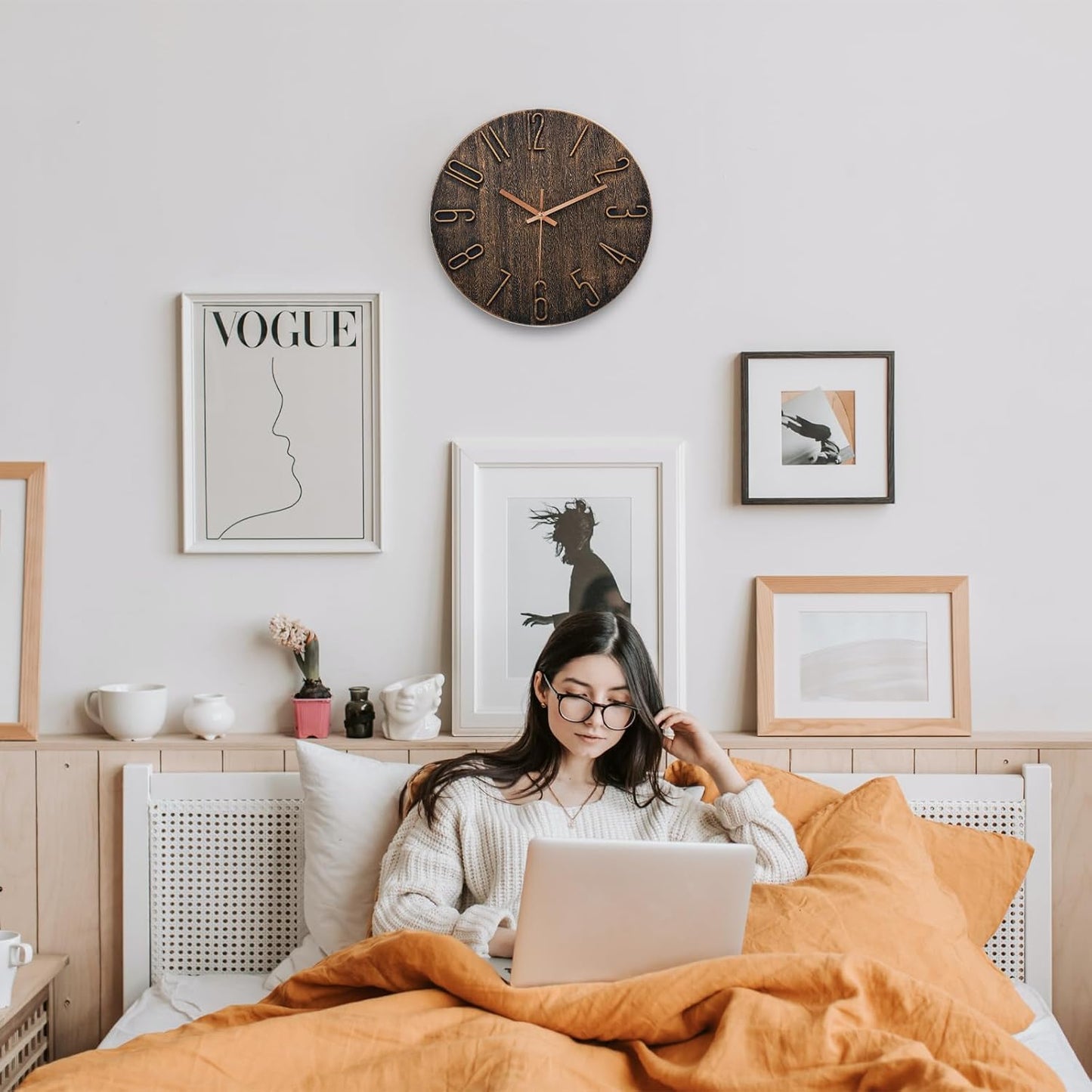 Wall Clock, Silent Clock, Wall Clocks Battery Operated， 12 inch Modern Wall Clock, Suitable for Offices, Living Rooms, Kitchens, Homes, Schools (Brown)