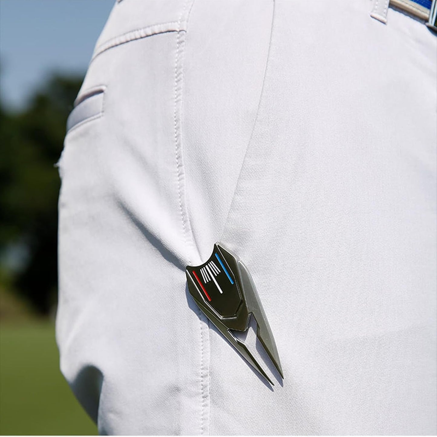 Multifunctional Golf Divot Repair Tool with Strong Magnetic Golf Ball Marker & Hat Clip, Metal Golf Divot Tool with Alignment Ball Marker, Universal, Silvia